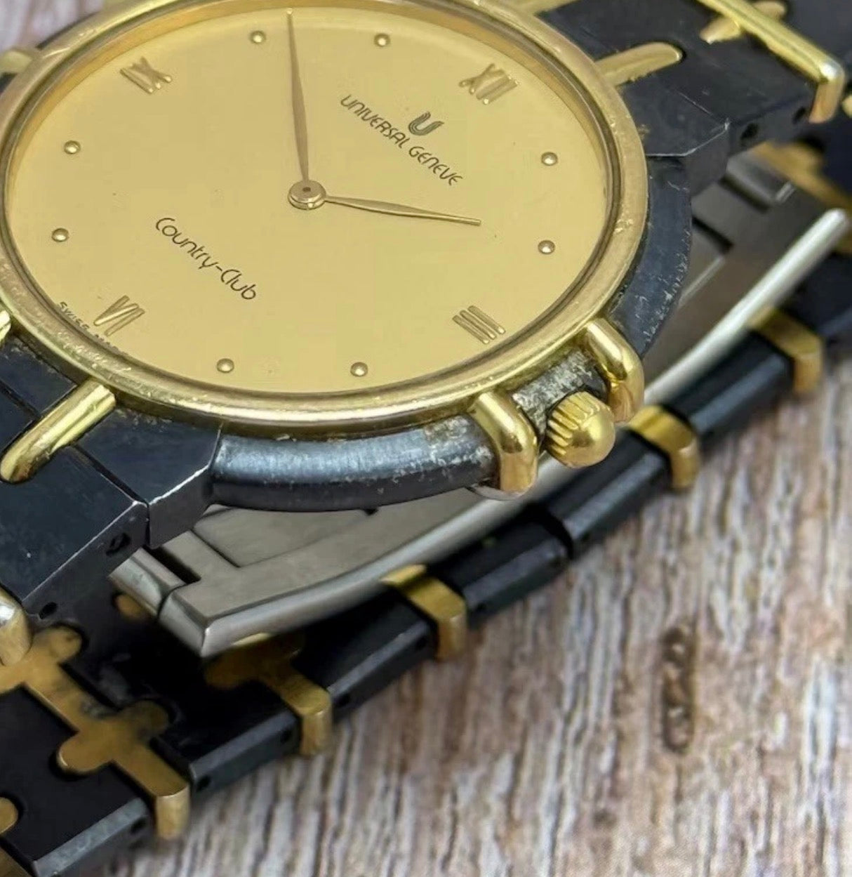 1980s Universal Geneve Country-club Men’s Integrated Bracelet Watch 33mm Quartz
