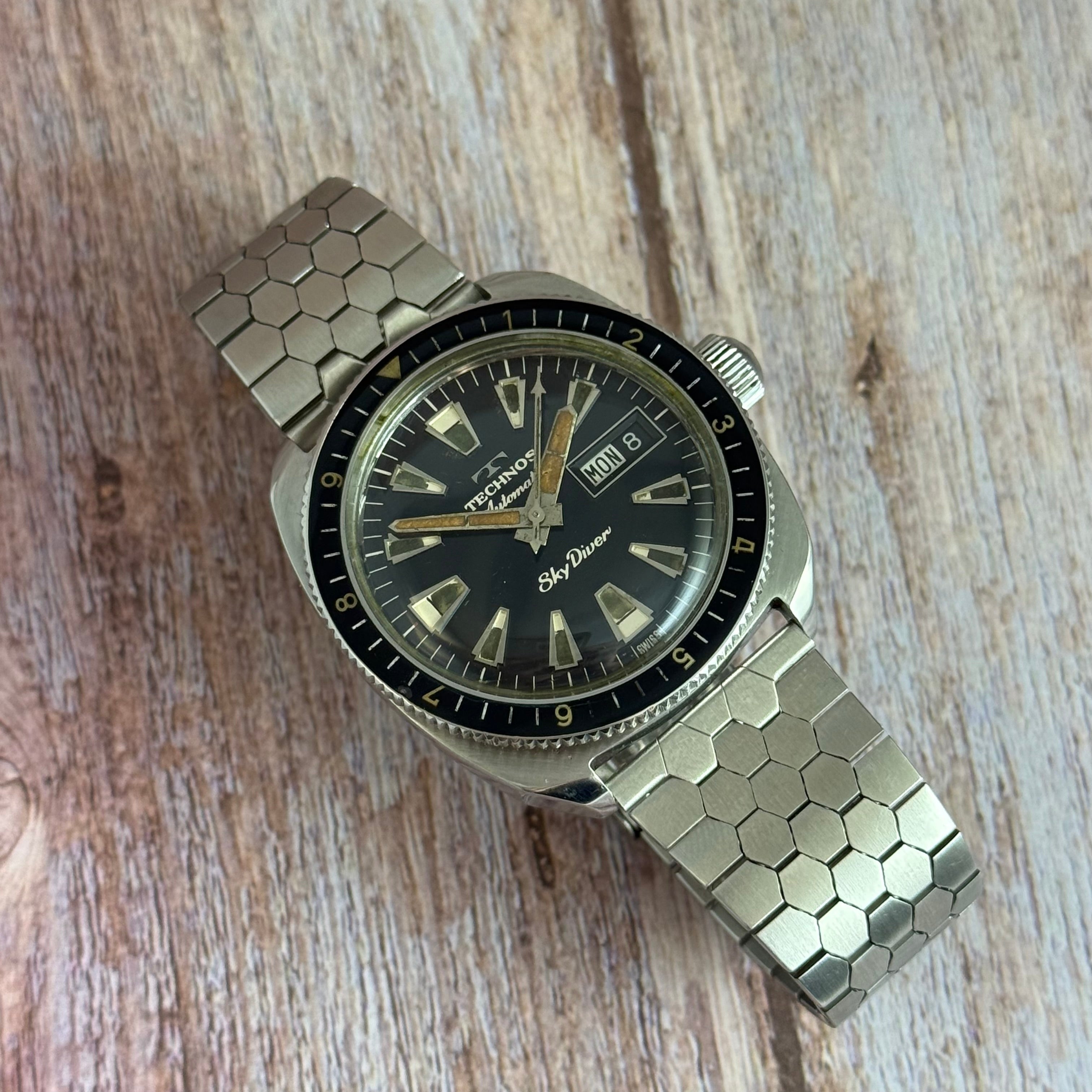 1960s Technos Sky diver automatic men’s divers watch 37mm