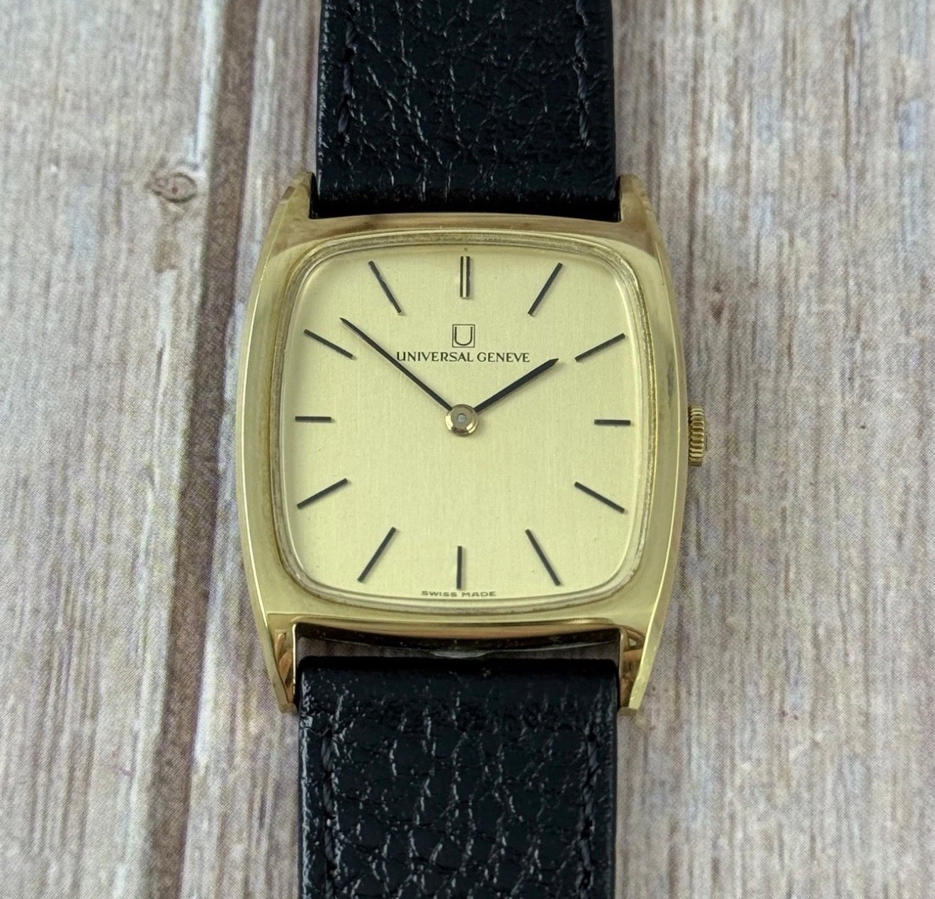 Vintage Universal Geneve Men’s Square Case Wrist Watch Gold Plated 28mm (542114)