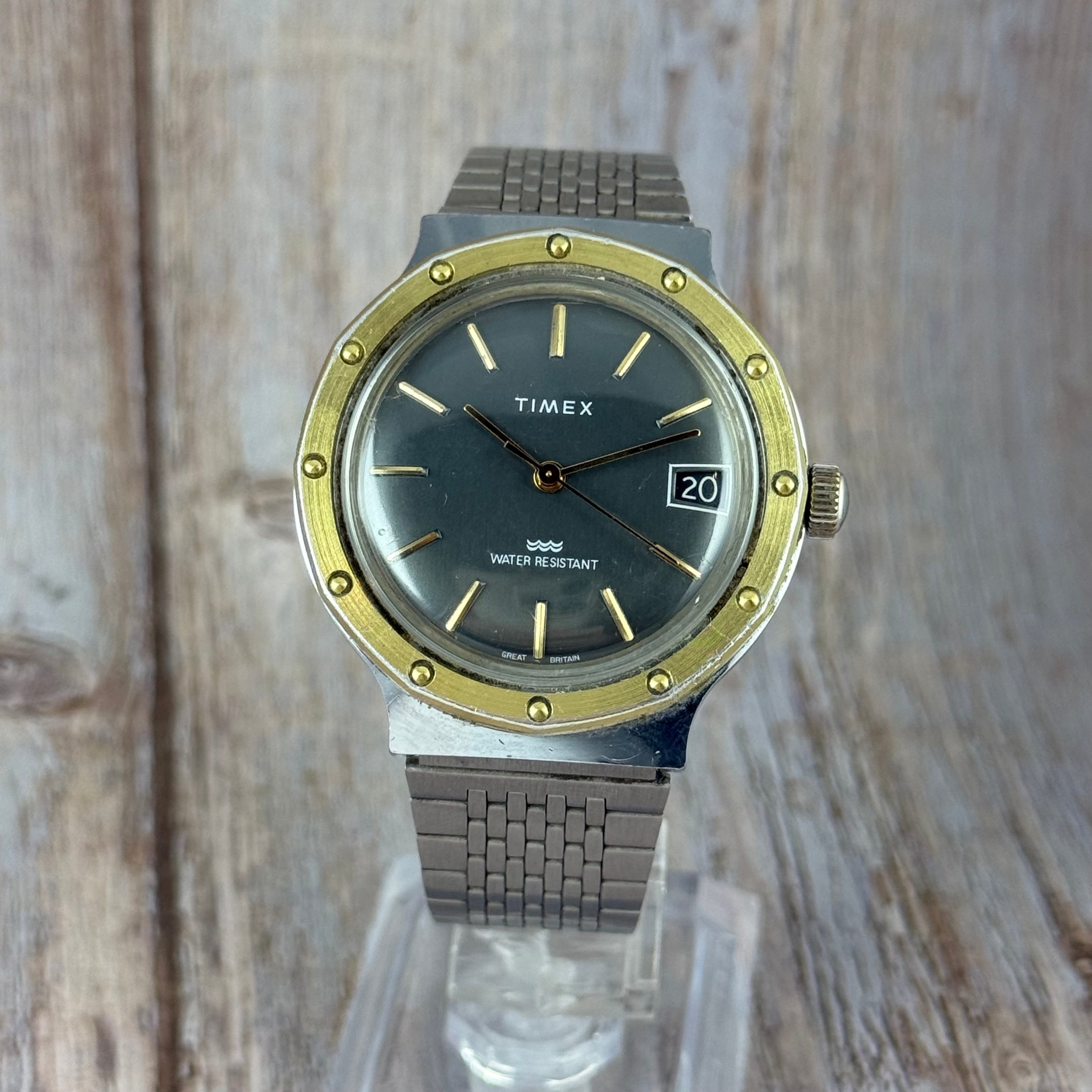 1970s Timex “porthole” men’s Manual wind wrist watch grey dial made in Great Britain
