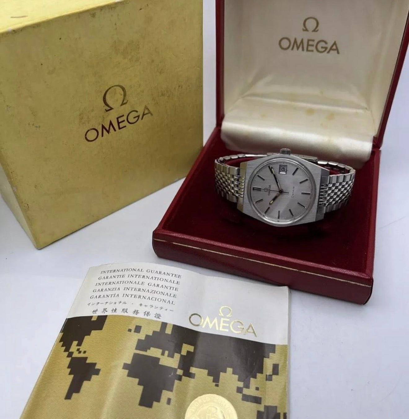 NOS Omega Geneve men’s steel wrist watch w box & papers (136.0049) UNWORN
