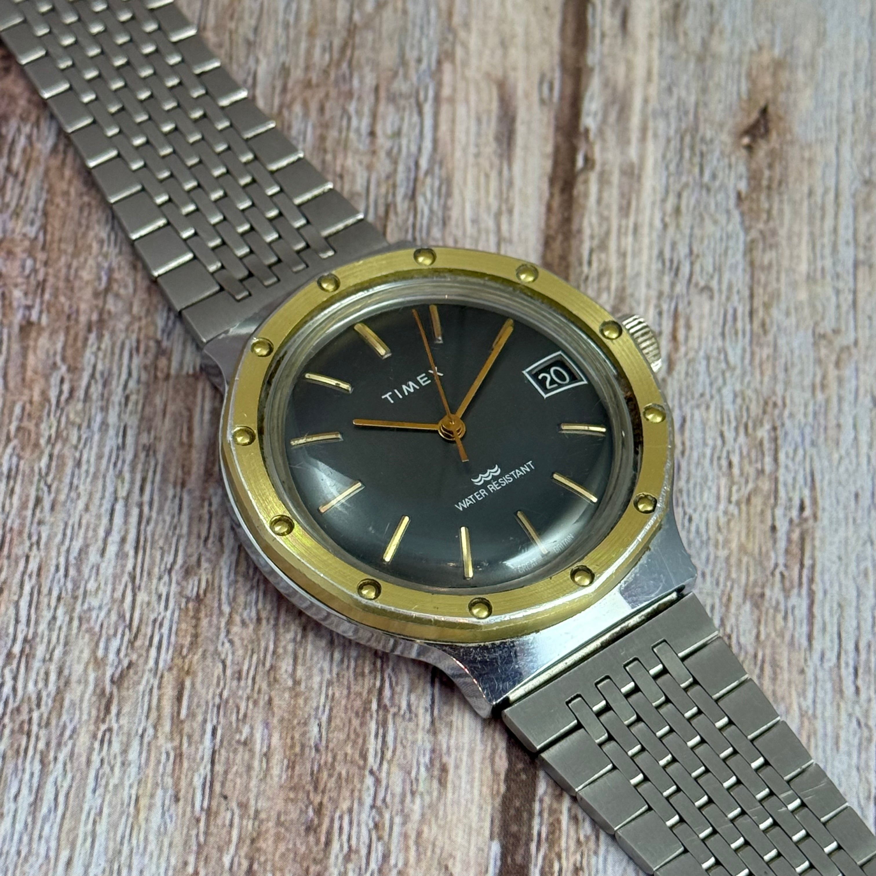 1970s Timex “porthole” men’s Manual wind wrist watch grey dial made in Great Britain