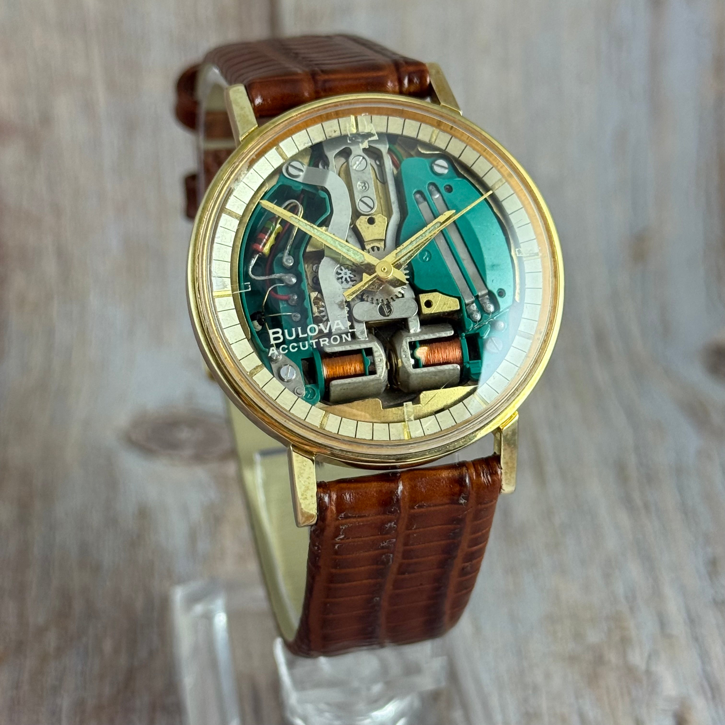 1964 Bulova Accutron spaceview men’s electronic tuning fork wrist watch