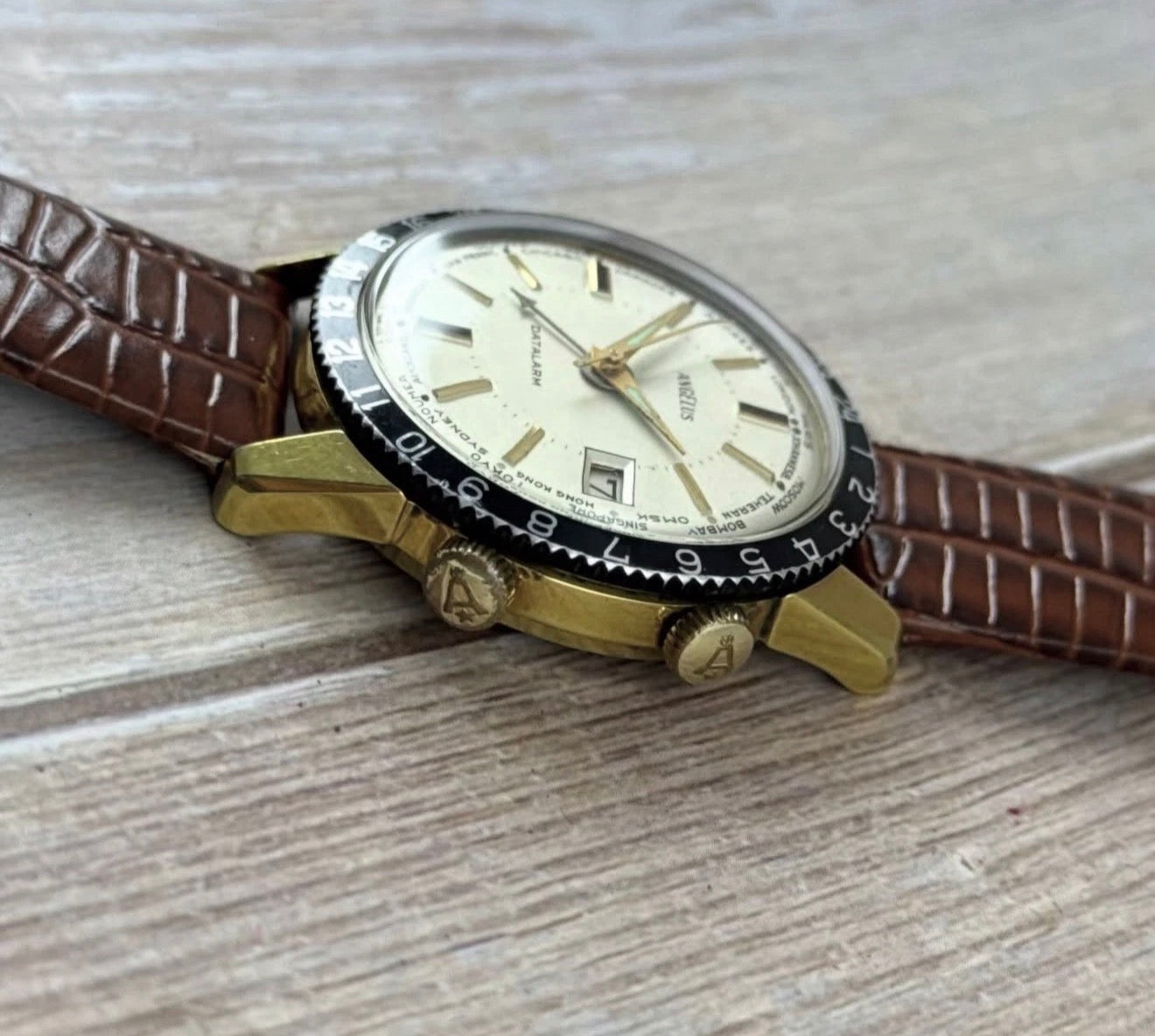 Vintage Angelus Datalarm Manual Wind Men’s World Time Watch 24hr  Bezel 35mm