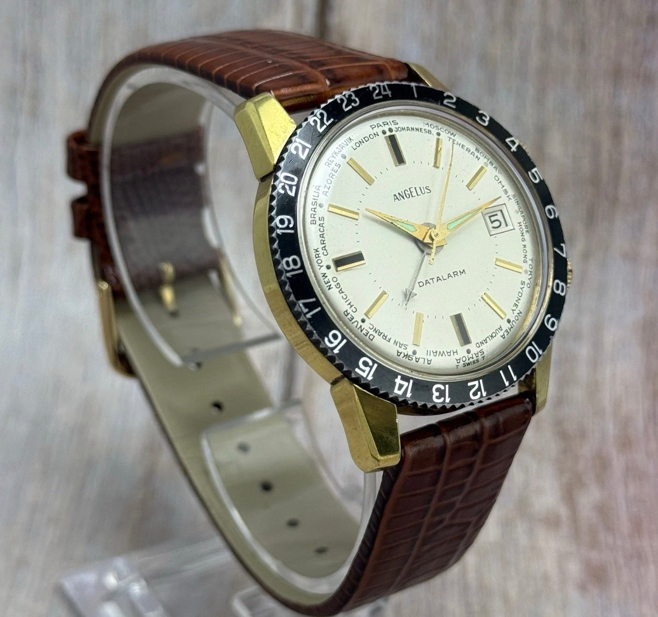 Vintage Angelus Datalarm Manual Wind Men’s World Time Watch 24hr  Bezel 35mm