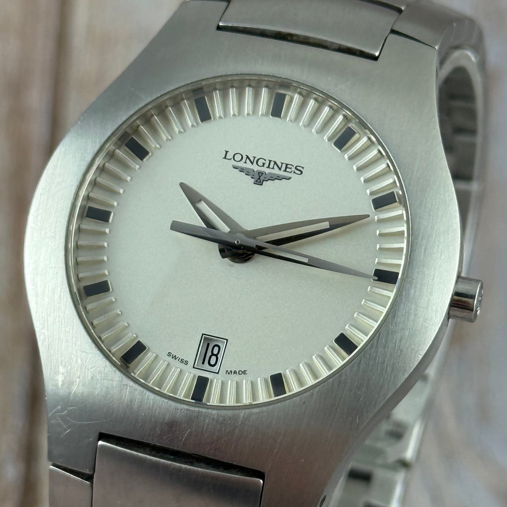 Neo vintage Longines Oposition mens wrist watch Quartz Ref L3.617.4 White textured Dial