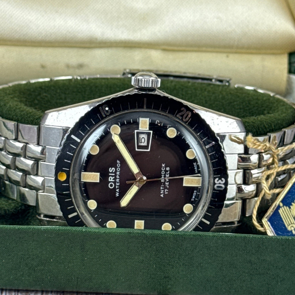 The original Oris 65 Iconic Divers mens watch box & tag