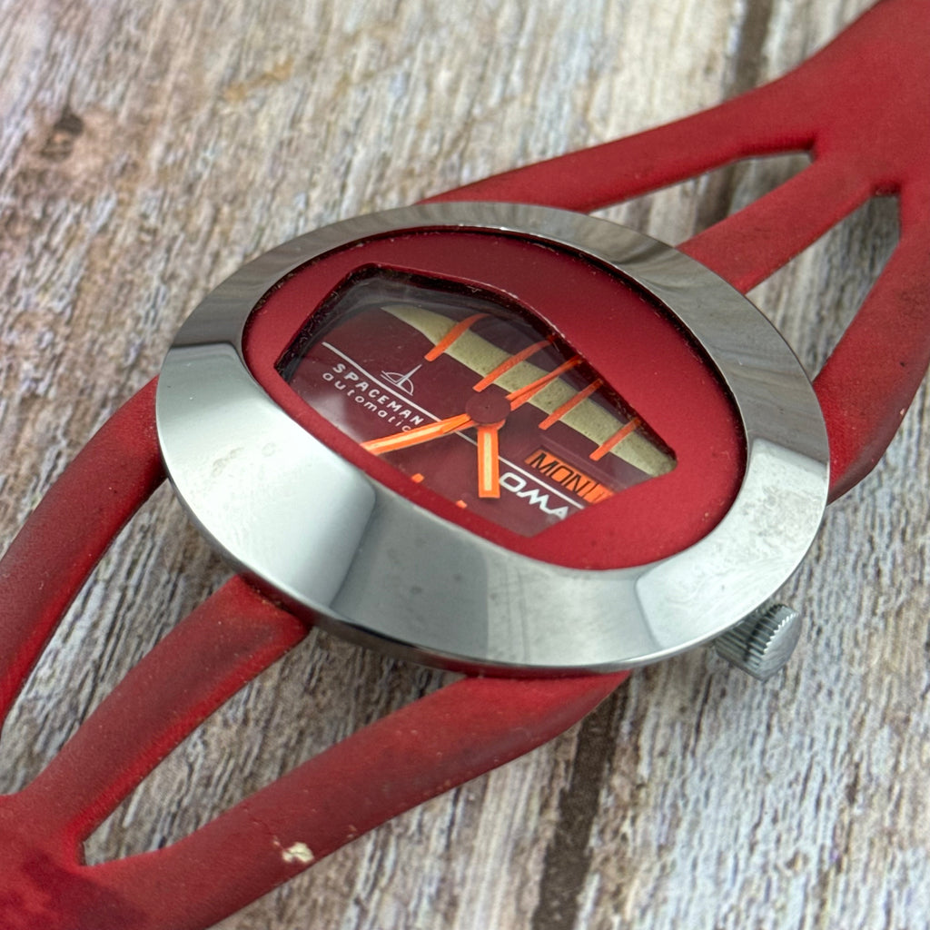 1969 OMAX spaceman men’s Swiss manual wind watch space age futuristic design