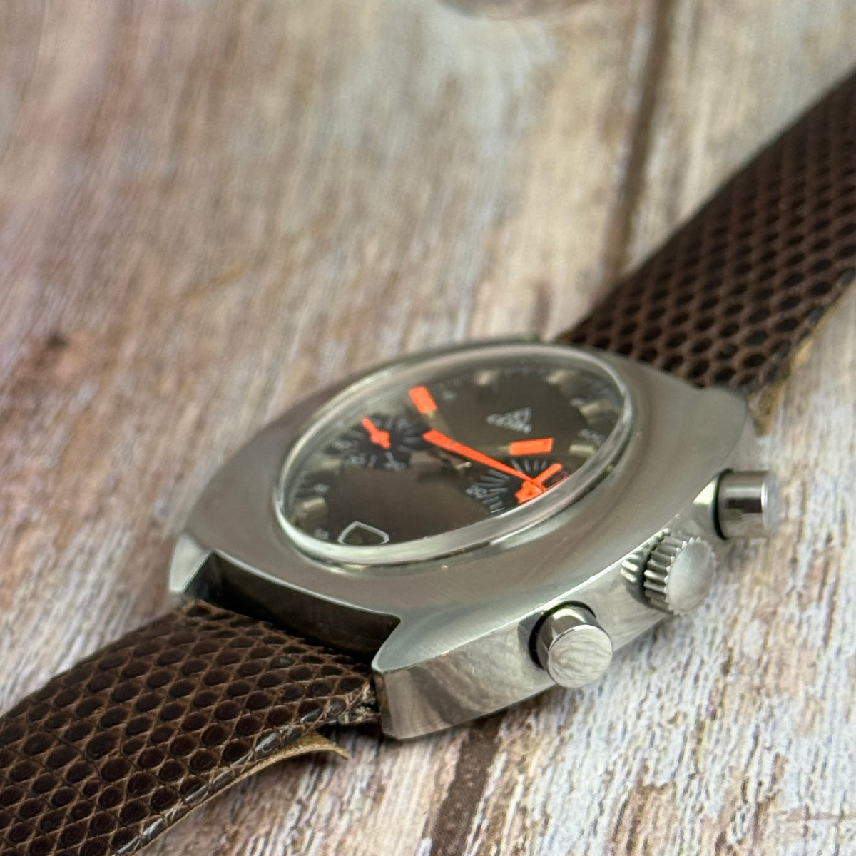 1970s Clyda men’s automatic UFO chronograph valjoux 7734 ‘roulette’ date wheel