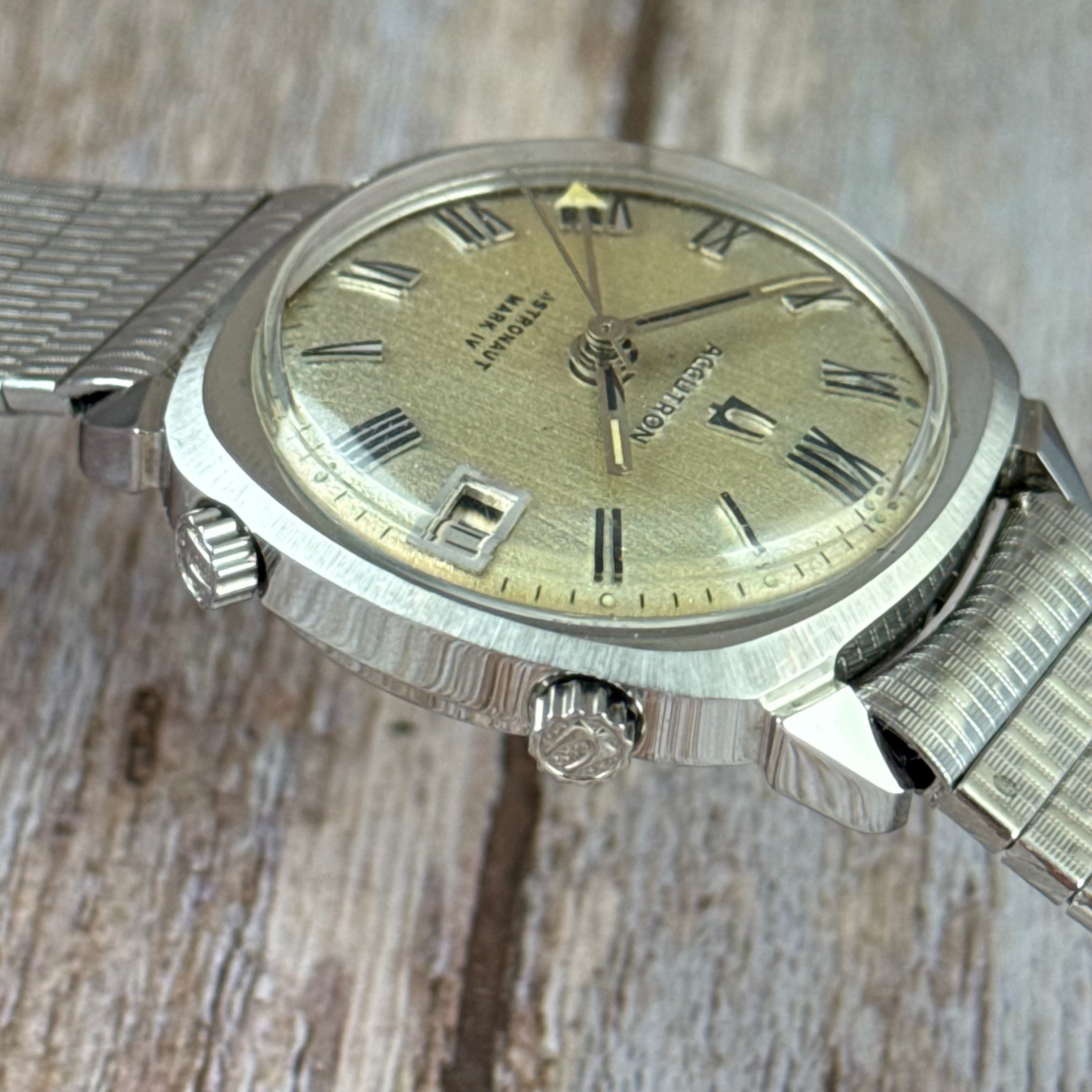 1970 Bulova Accutron astronaut Mark IV men’s GMT electronic tuning fork Watch space age MINT CONDITION