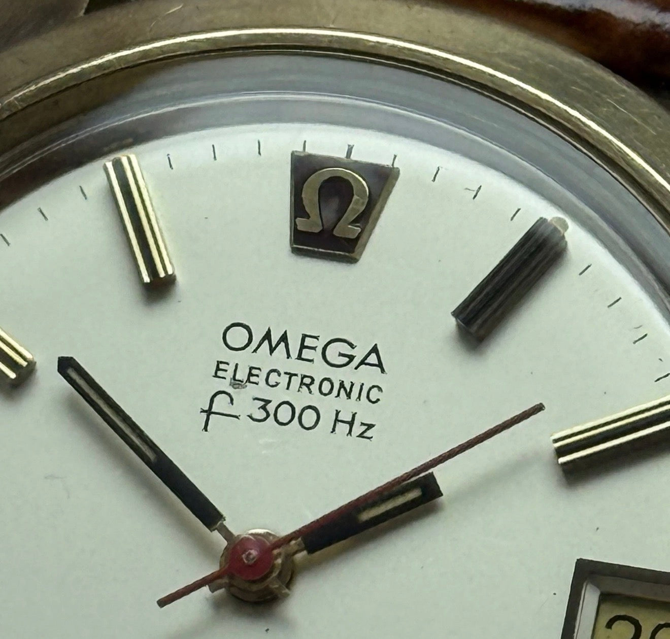 9ct Gold Omega Electronic Men’s Solid Gold Watch 37mm F300Hz Box & Papers