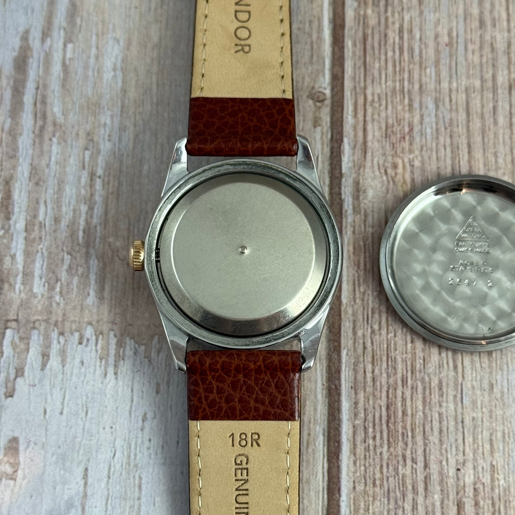 1950 Omega gents wrist watch Cross-hair honeycomb dial gold bezel 33mm (2647/2)