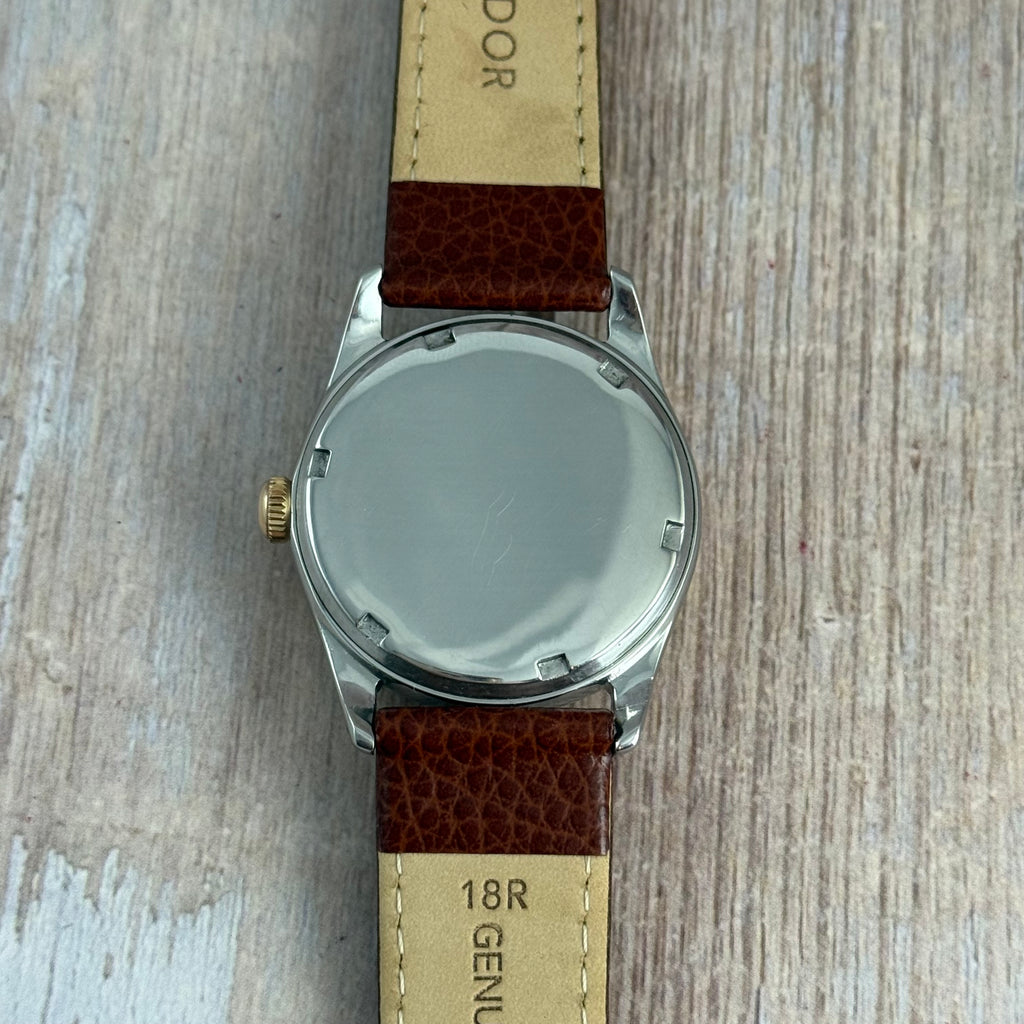 1950 Omega gents wrist watch Cross-hair honeycomb dial gold bezel 33mm (2647/2)