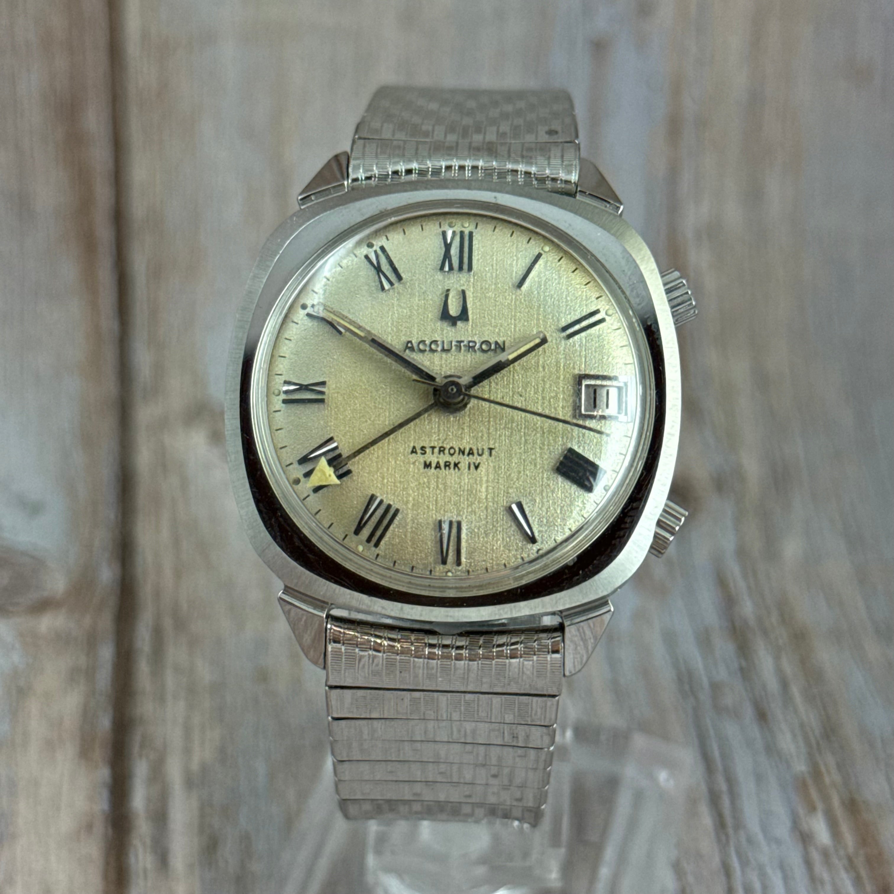 1970 Bulova Accutron astronaut Mark IV men’s GMT electronic tuning fork Watch space age MINT CONDITION