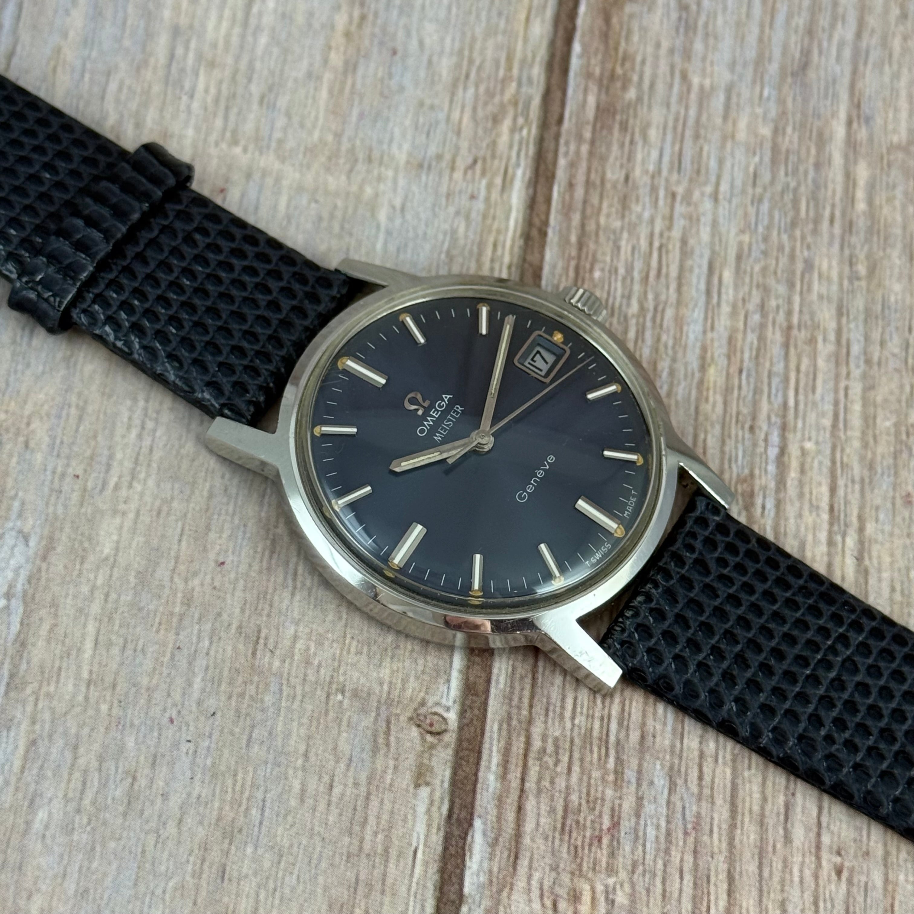 1970 Omega Geneve men’s double signed blue dial Miester watch (136.070)