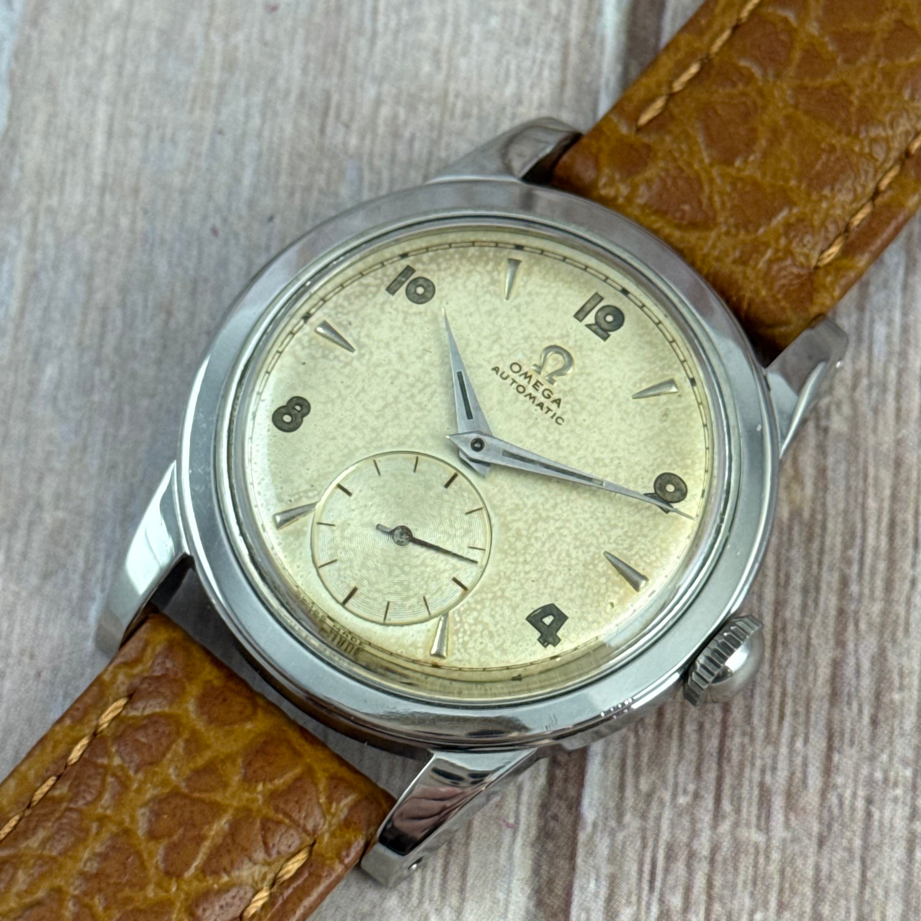 1950 Omega bumper automatic gents steel “deco Arabic” dial watch (2576-10)
