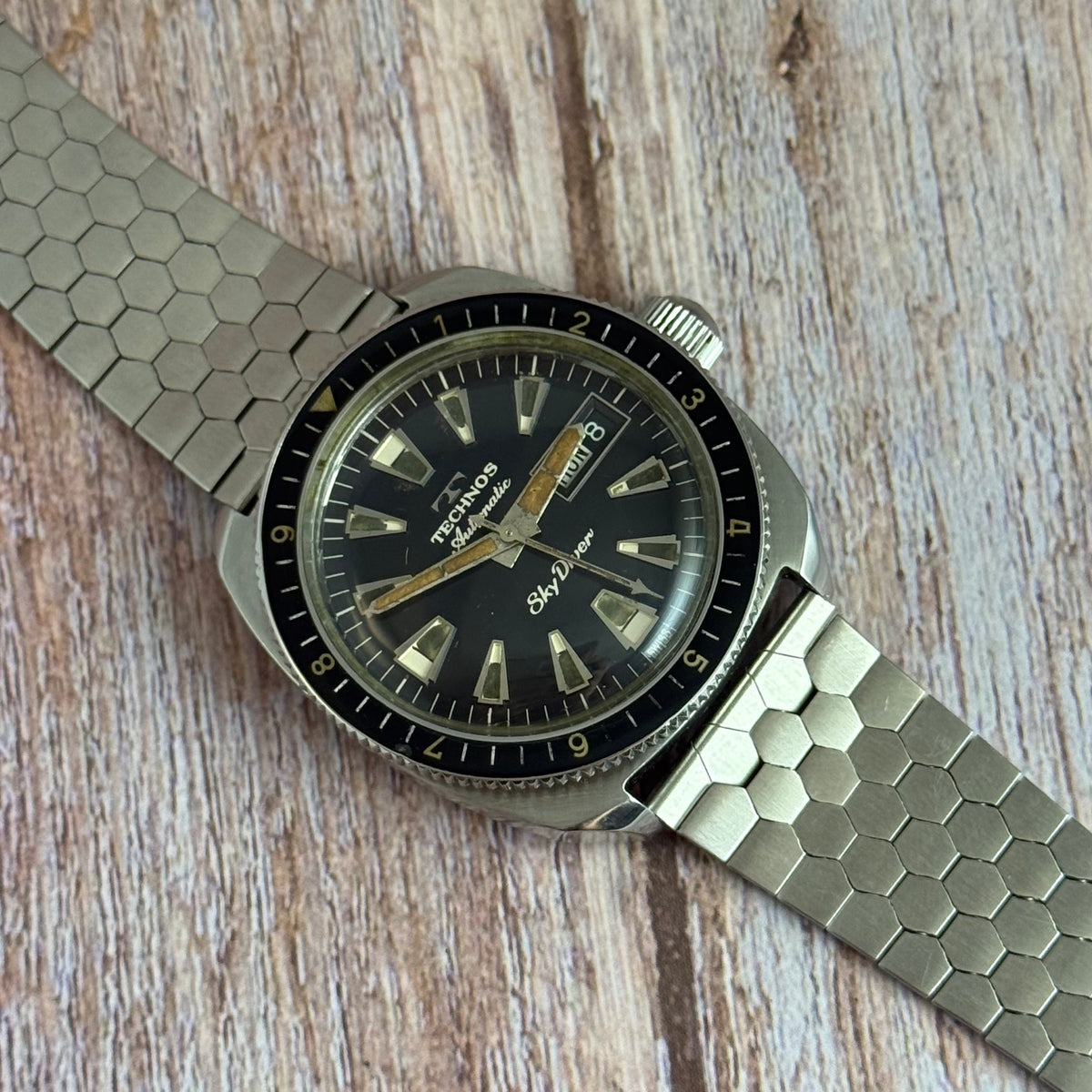 1960s Technos Sky diver automatic men’s divers watch 37mm