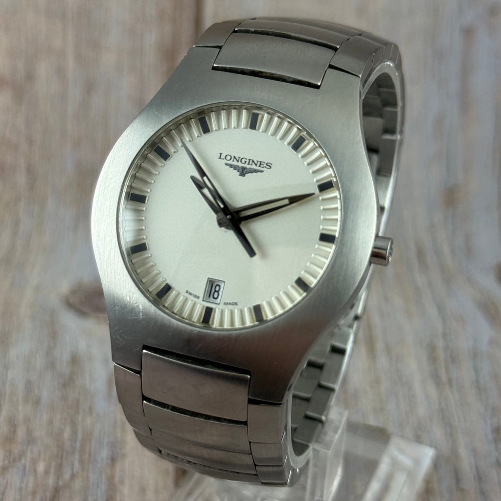 Neo vintage Longines Oposition mens wrist watch Quartz Ref L3.617.4 White textured Dial