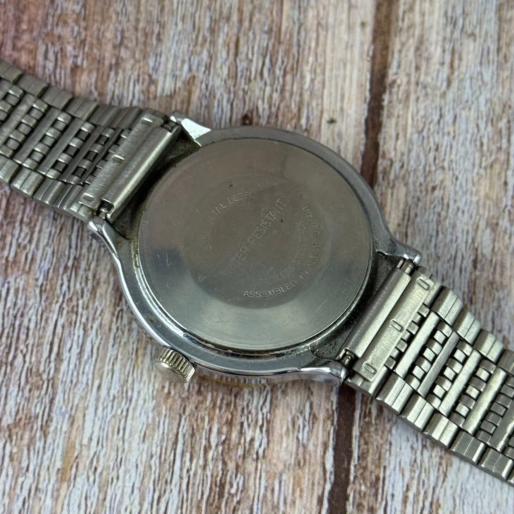 1970s Timex “porthole” men’s Manual wind wrist watch grey dial made in Great Britain