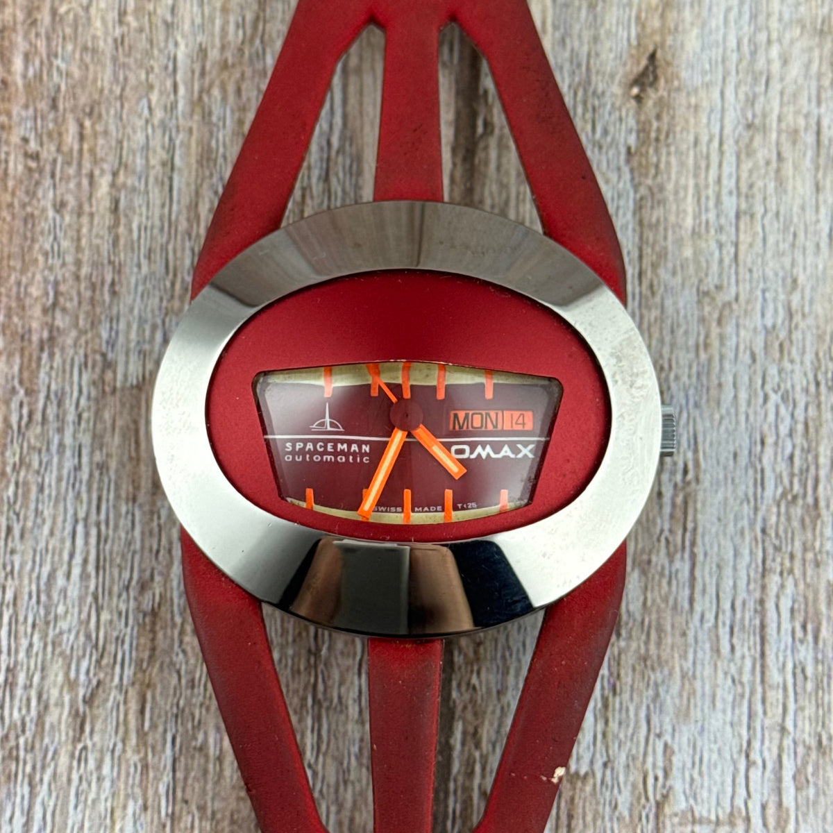 1969 OMAX spaceman men’s Swiss manual wind watch space age futuristic design