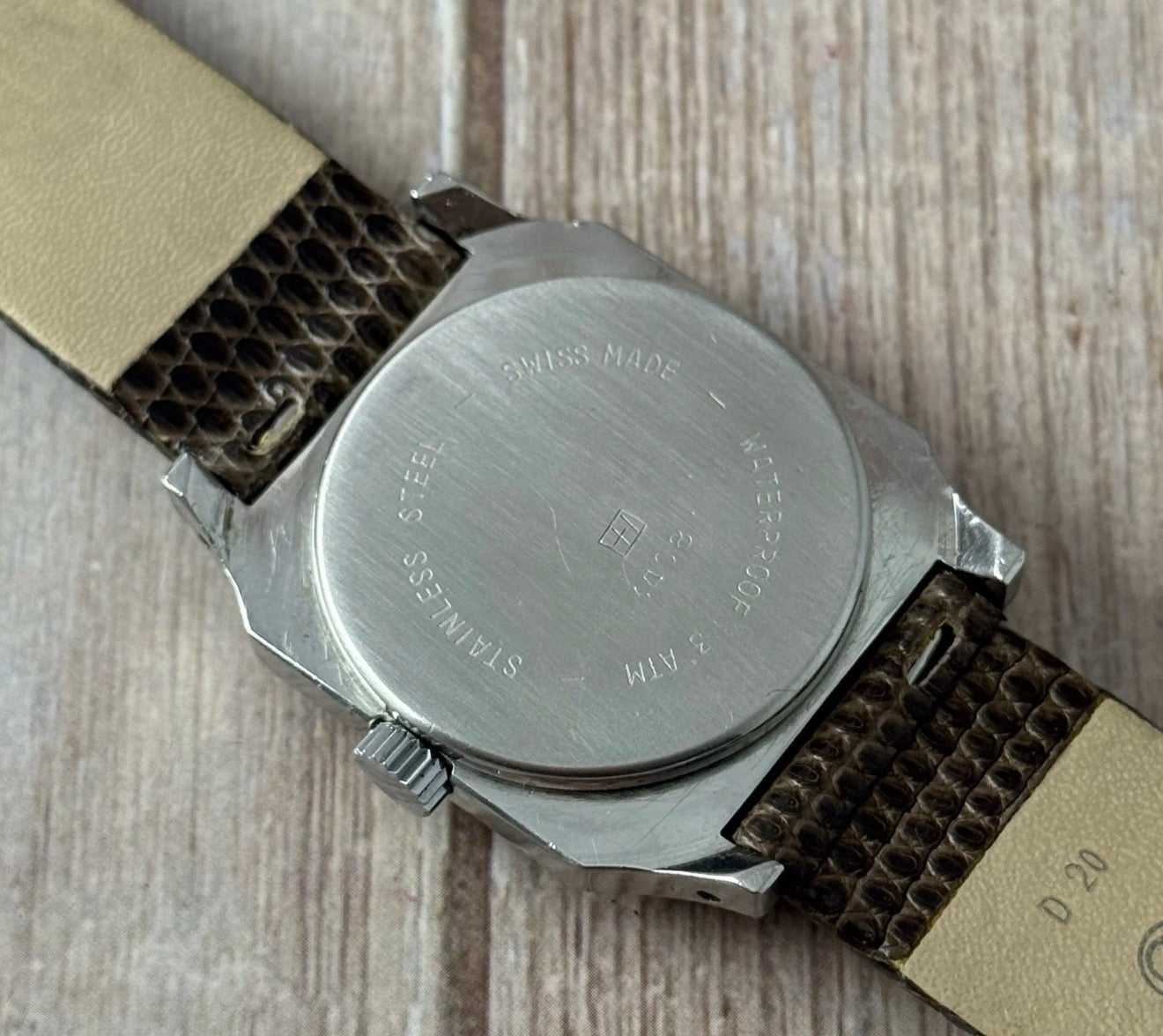 1980s HENO Quartz Santos Style Men’s Swiss Watch