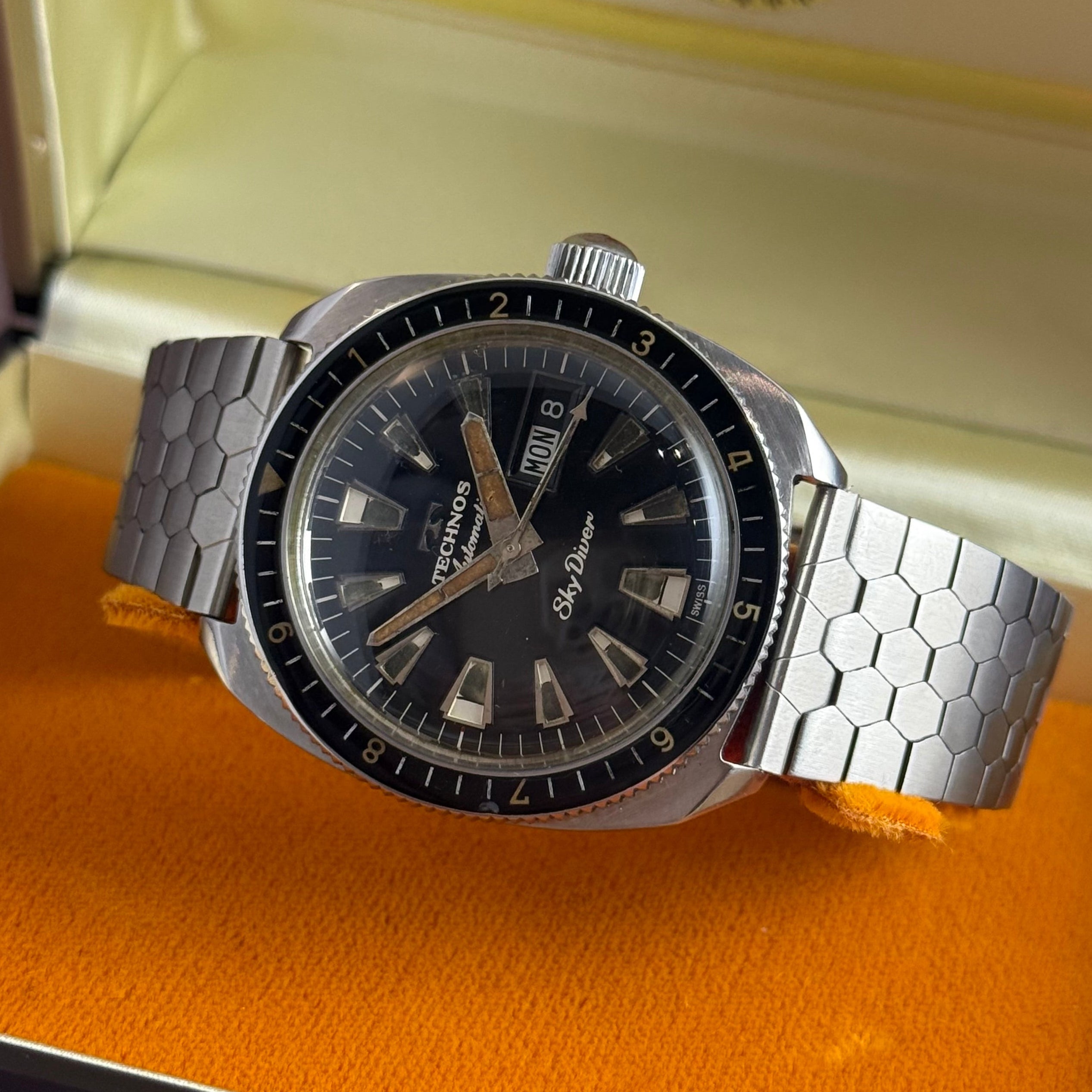1960s Technos Sky diver automatic men’s divers watch 37mm