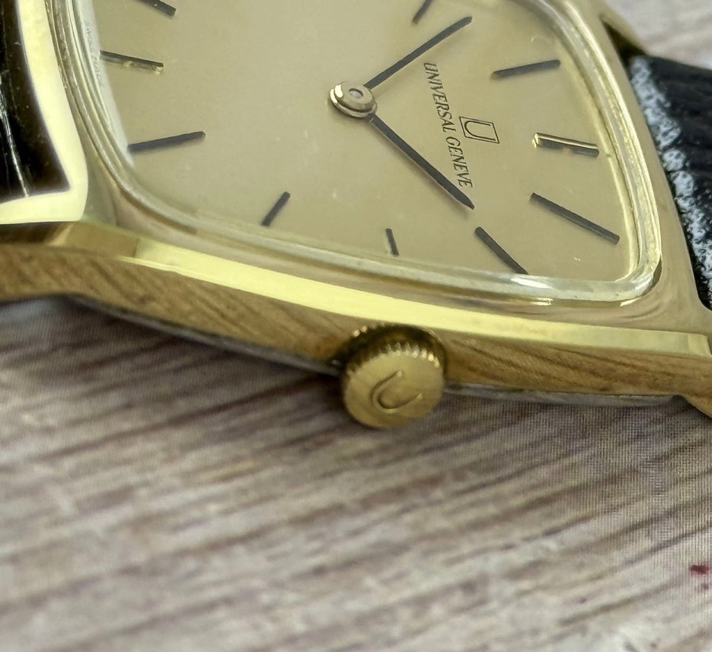 Vintage Universal Geneve Men’s Square Case Wrist Watch Gold Plated 28mm (542114)
