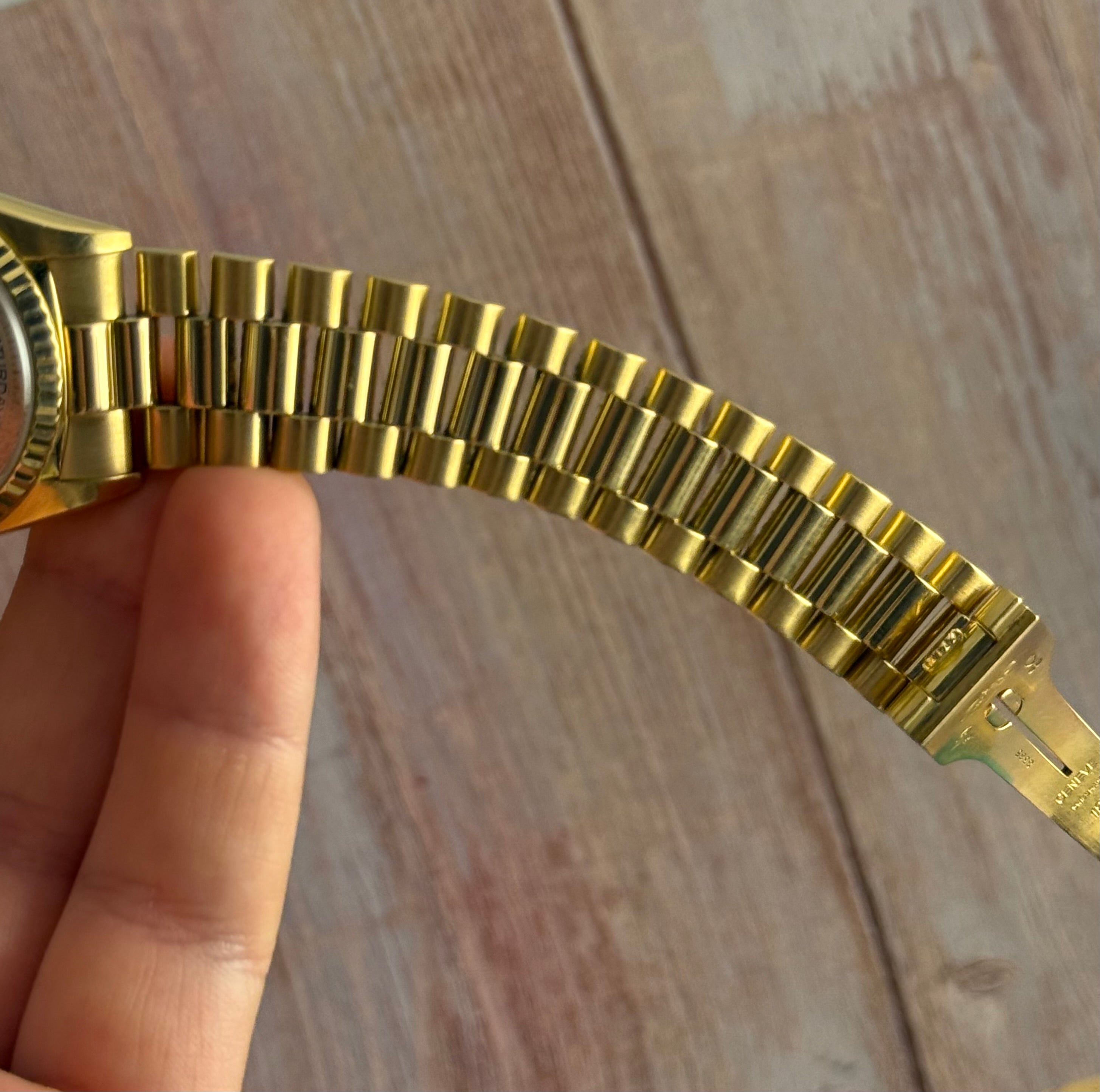 1989 Rolex Day-Date 36 ‘President’ men’s yellow gold watch tapestry dial gold jubilee bracelet, box & booklets
