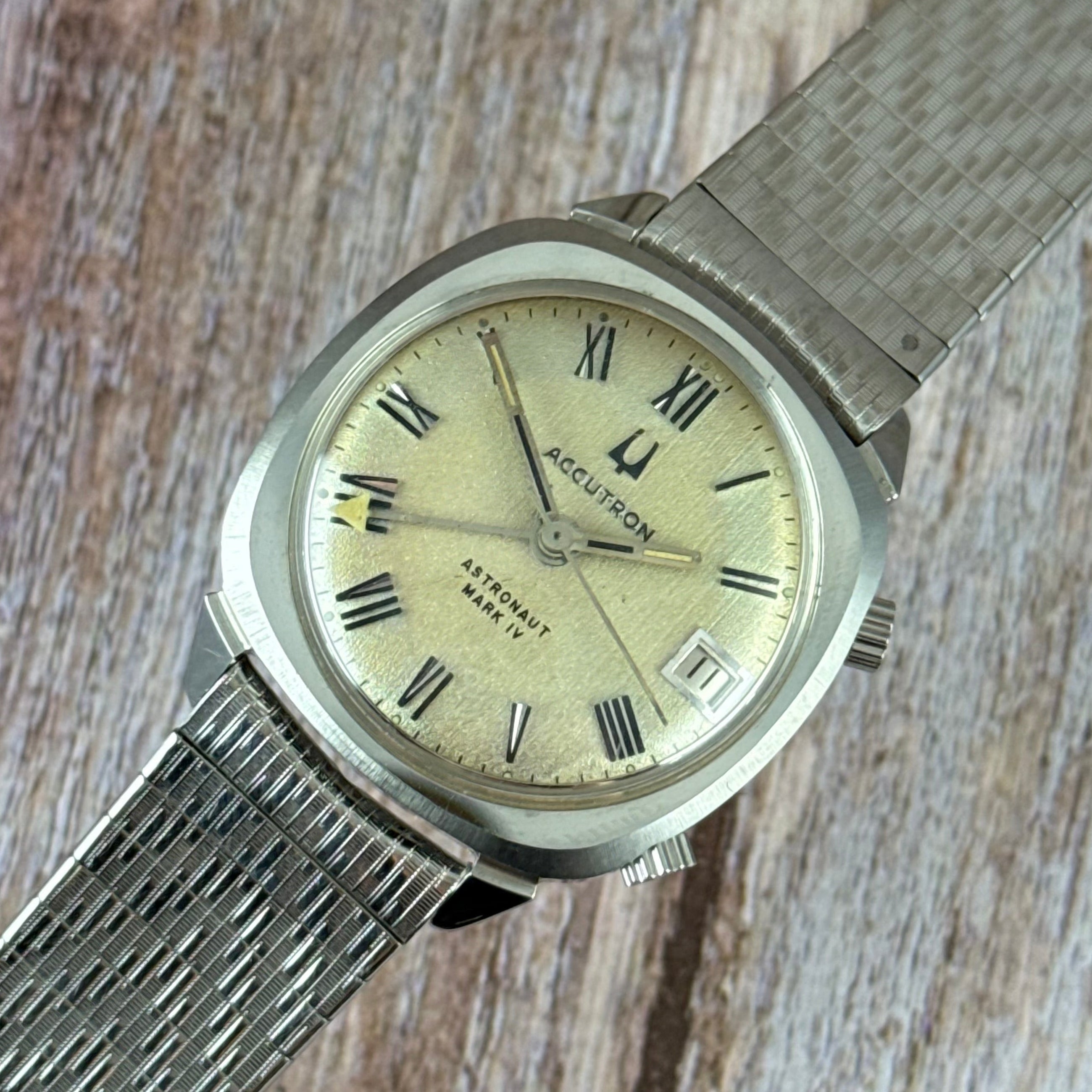 1970 Bulova Accutron astronaut Mark IV men’s GMT electronic tuning fork Watch space age MINT CONDITION