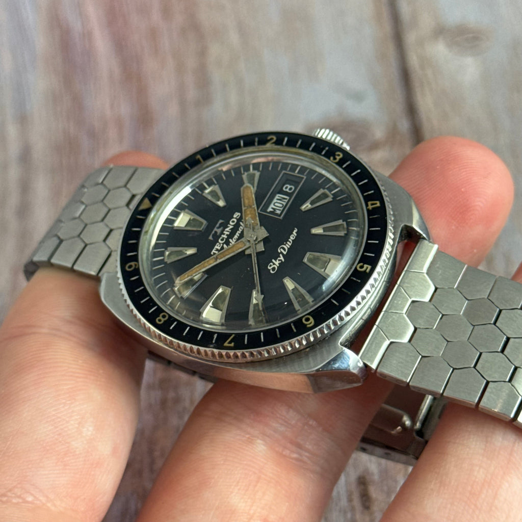 1960s Technos Sky diver automatic men’s divers watch 37mm