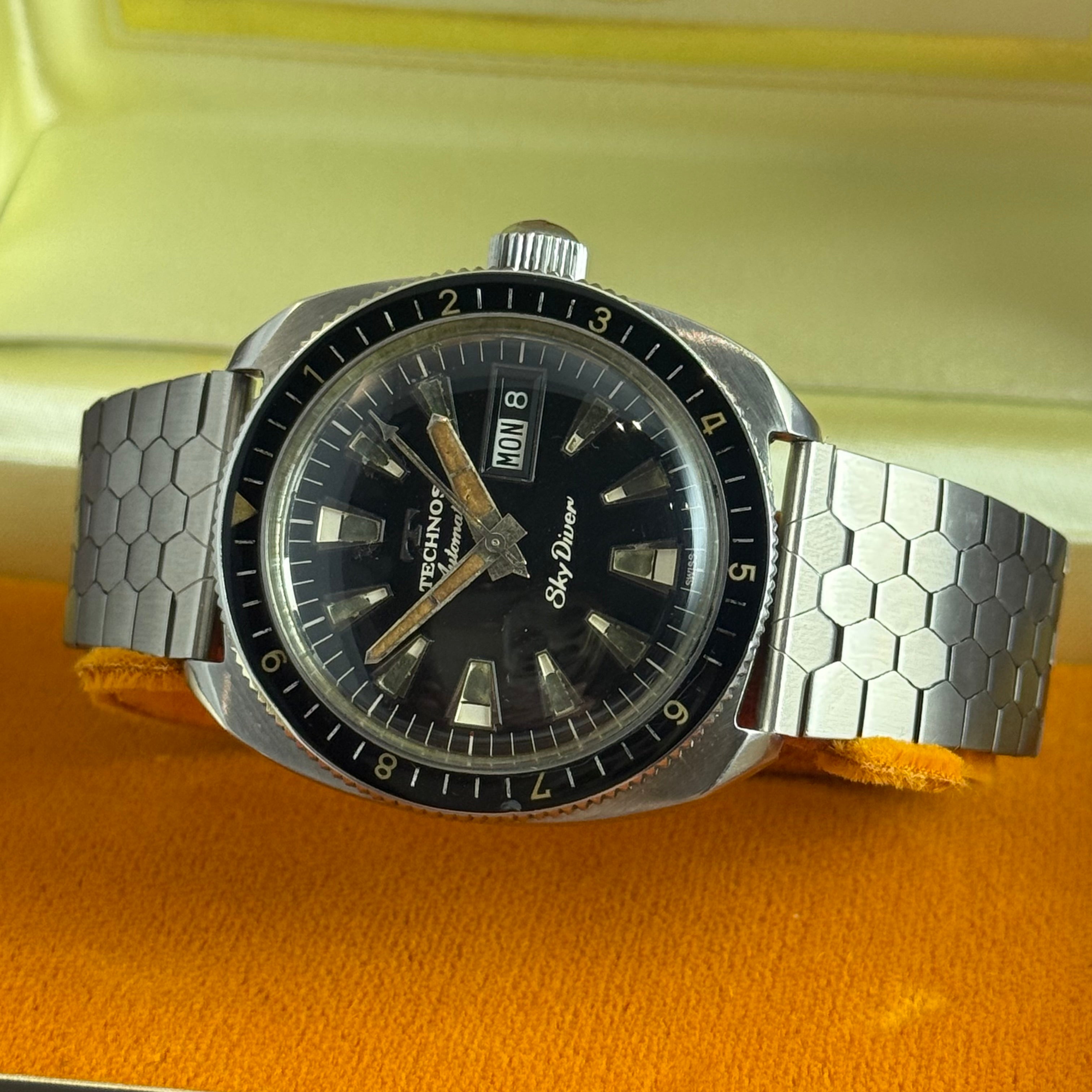 1960s Technos Sky diver automatic men’s divers watch 37mm
