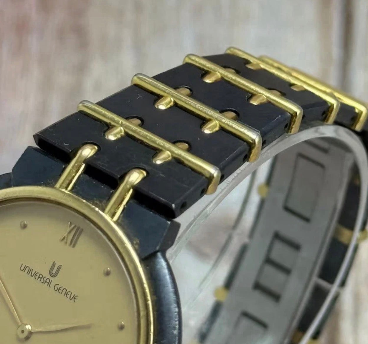1980s Universal Geneve Country-club Men’s Integrated Bracelet Watch 33mm Quartz