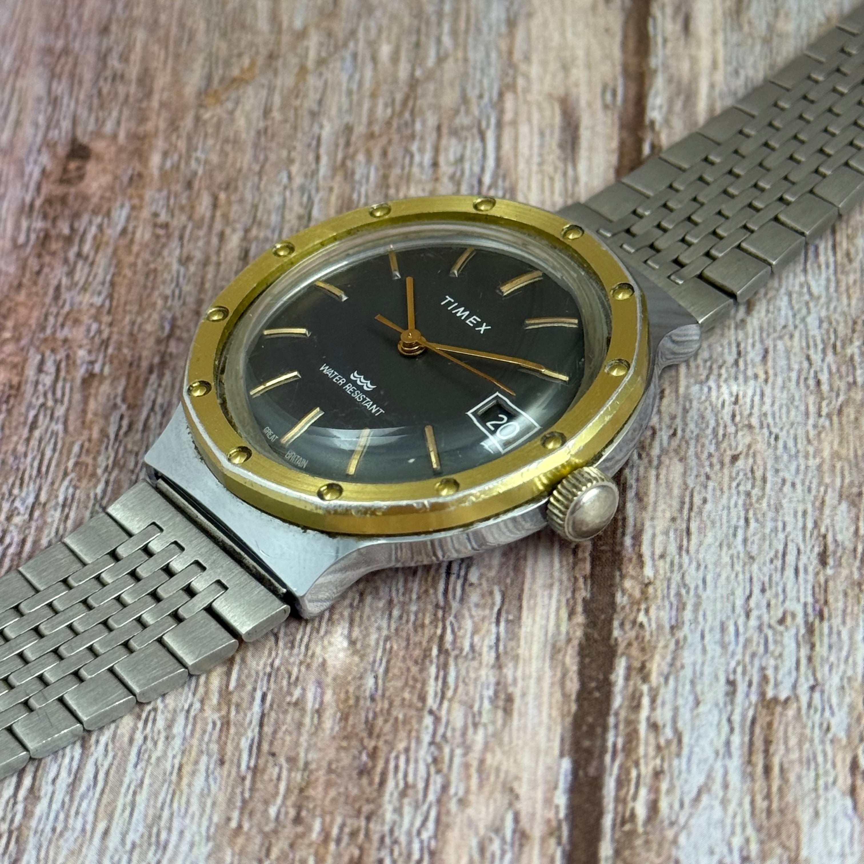 1970s Timex “porthole” men’s Manual wind wrist watch grey dial made in Great Britain