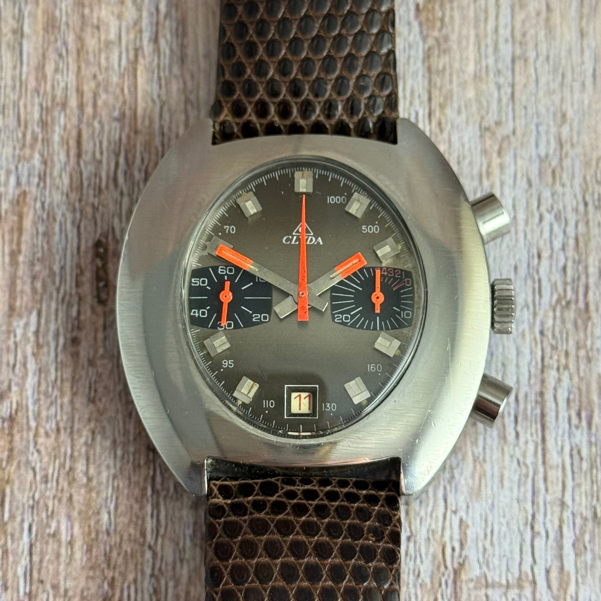1970s Clyda men’s automatic UFO chronograph valjoux 7734 ‘roulette’ date wheel