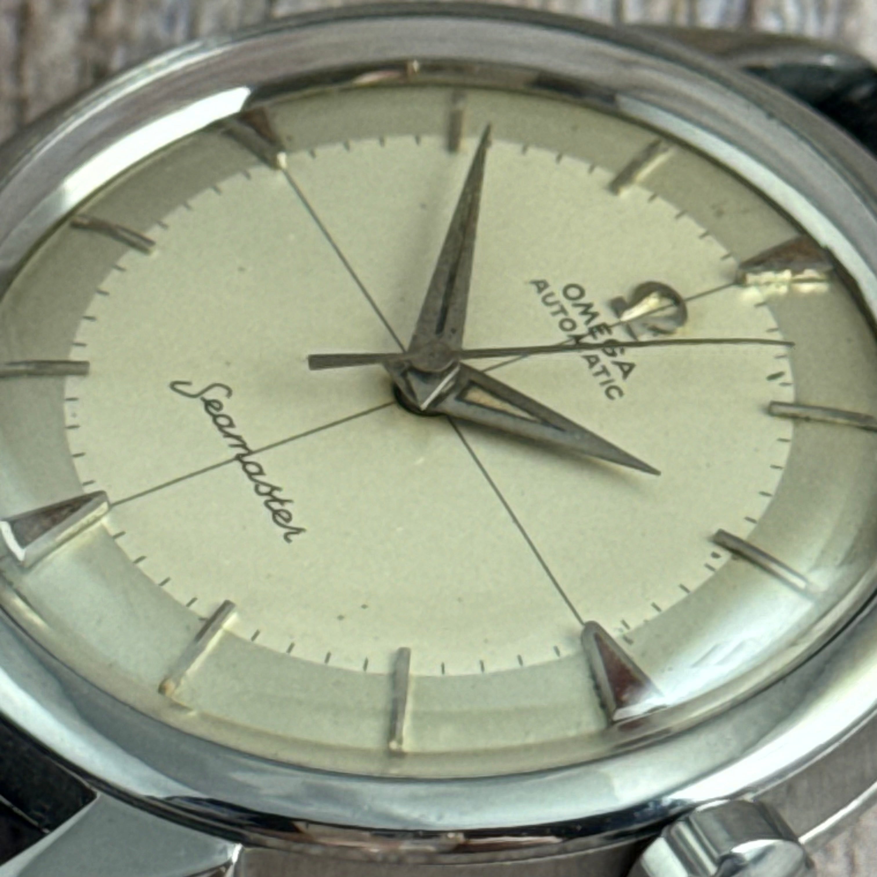 1958 Omega Seamaster automatic men’s cross-hair wrist watch two tone dial steel