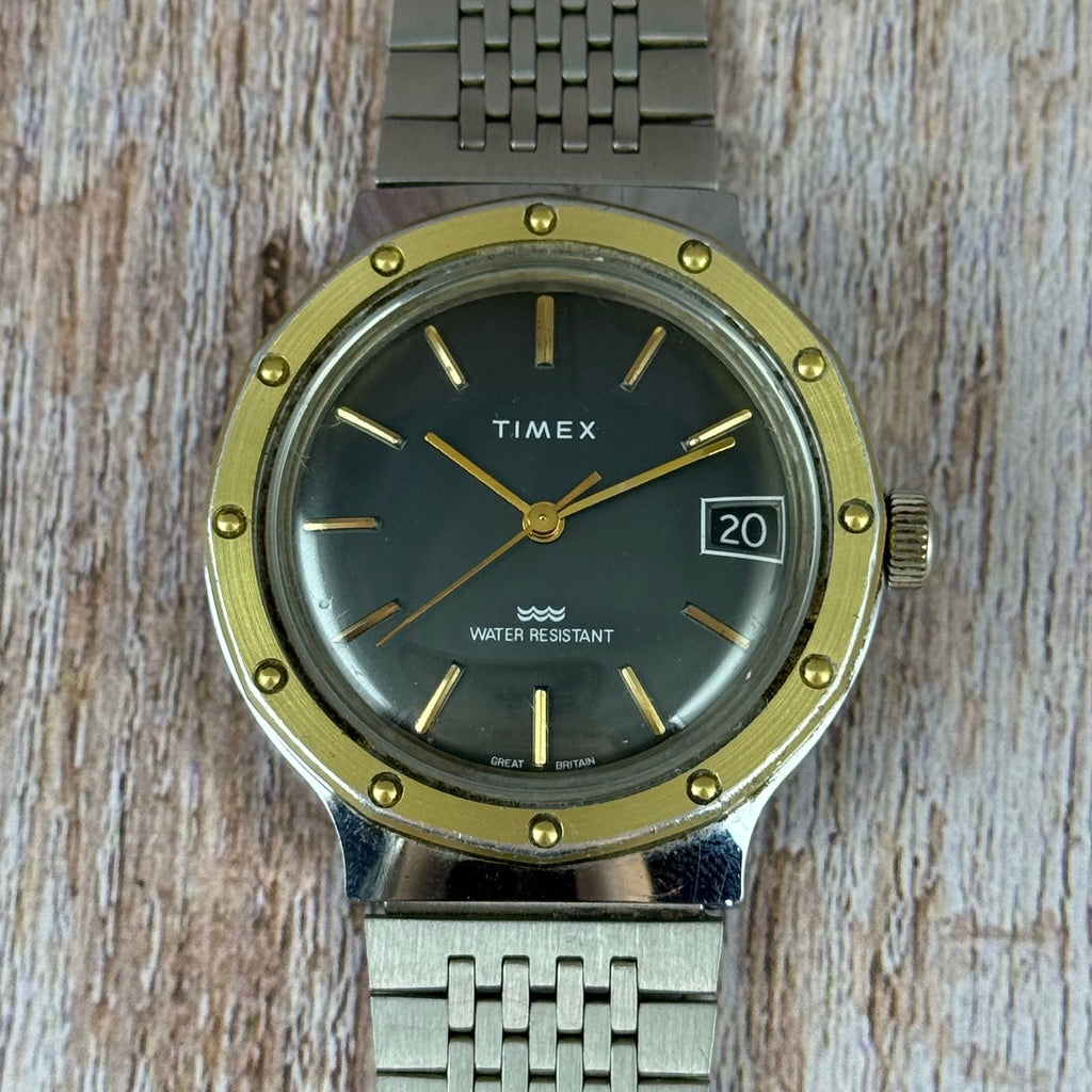 1970s Timex “porthole” men’s Manual wind wrist watch grey dial made in Great Britain