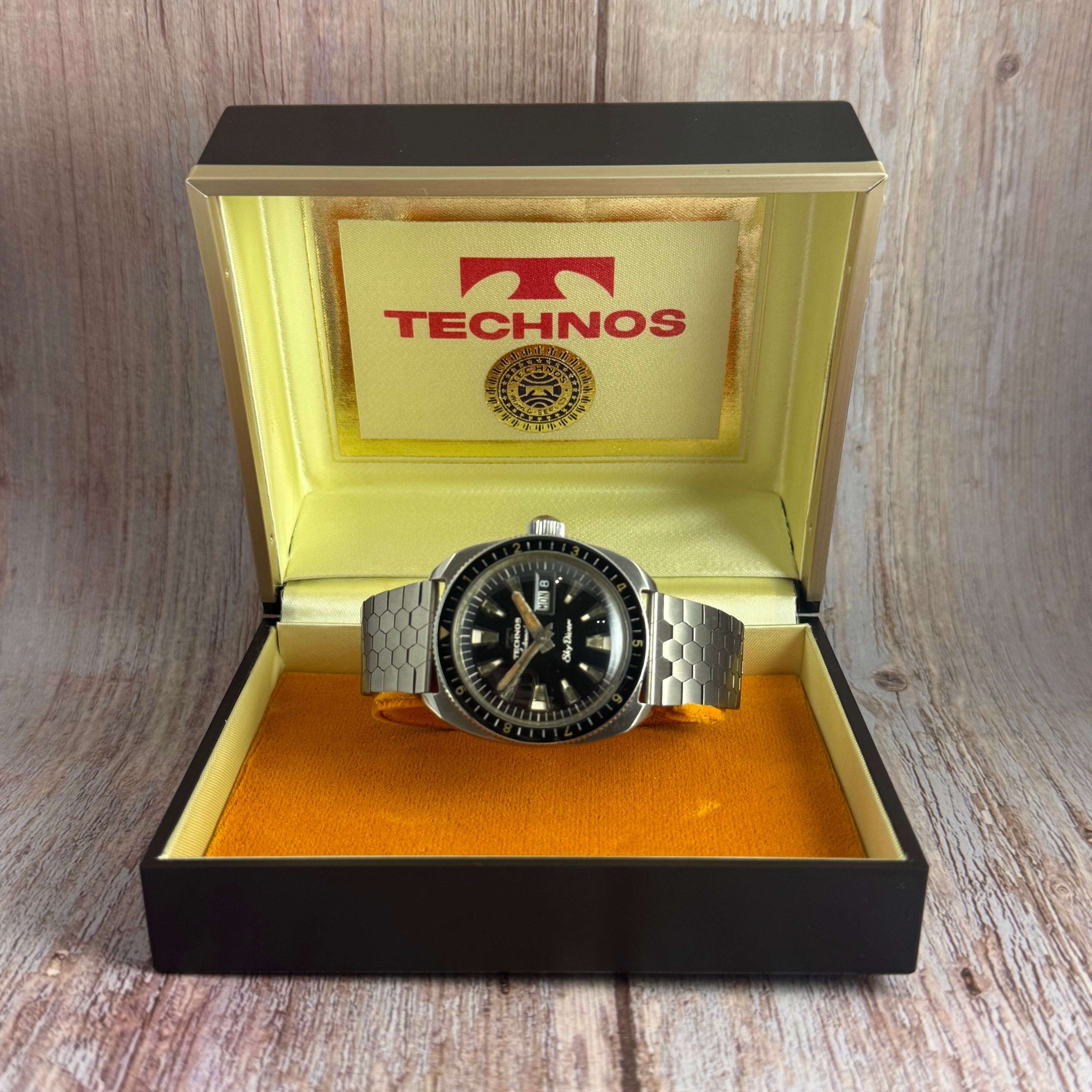 1960s Technos Sky diver automatic men’s divers watch 37mm