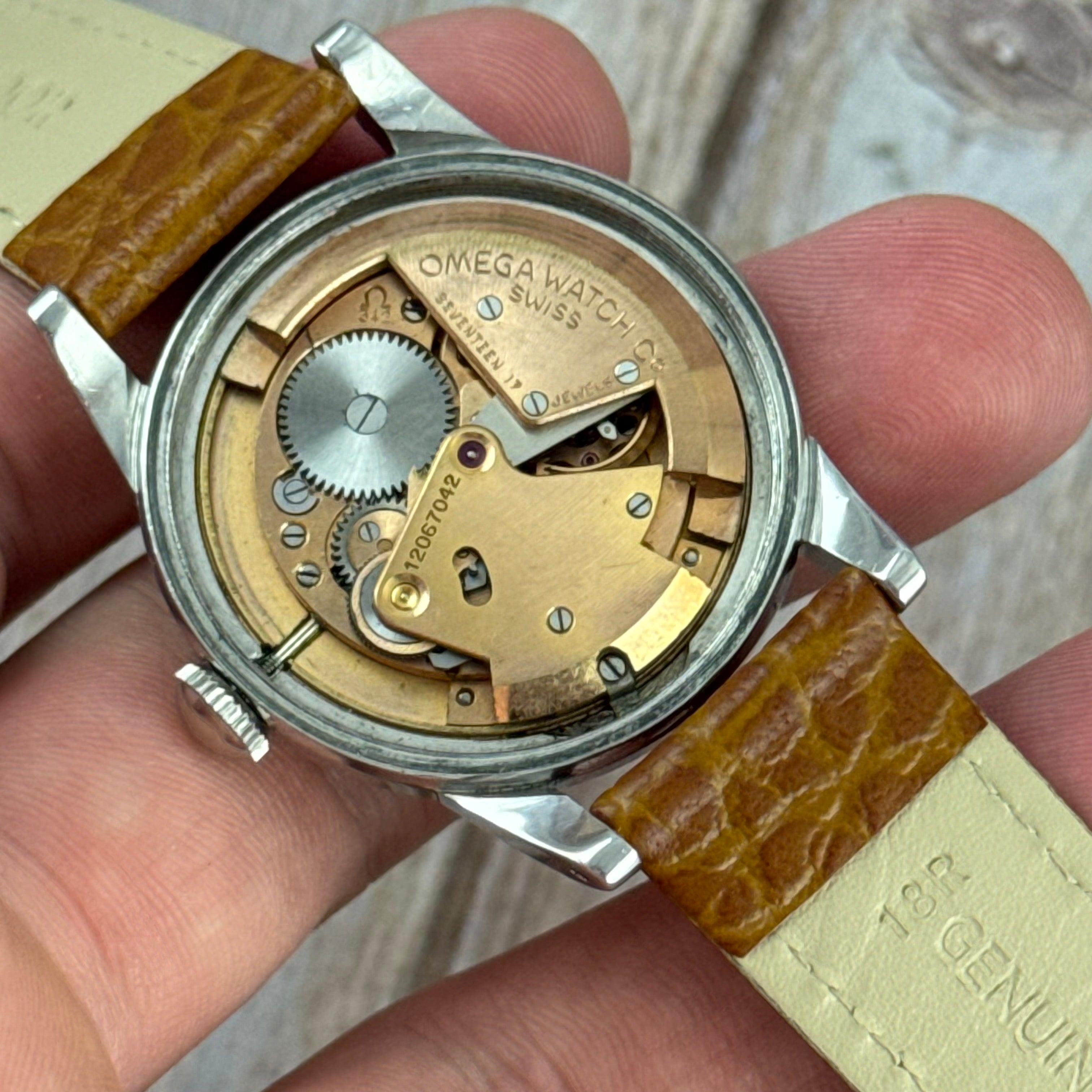 1950 Omega bumper automatic gents steel “deco Arabic” dial watch (2576-10)
