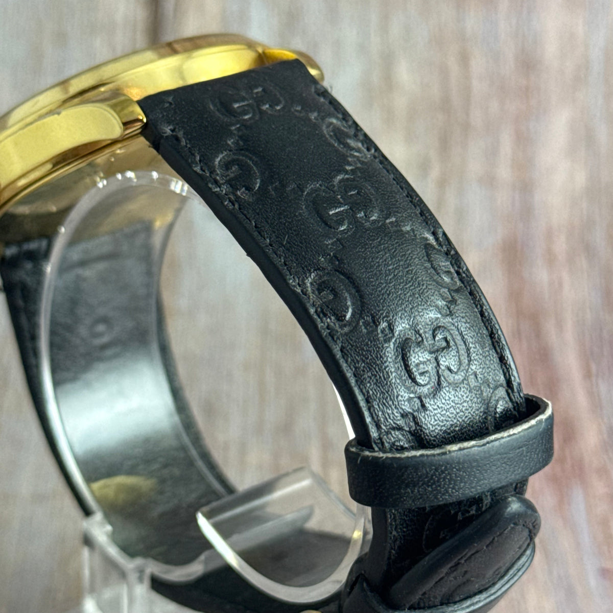 Gucci G timeless mens Leather dial wrist watch gold plated (126.4)