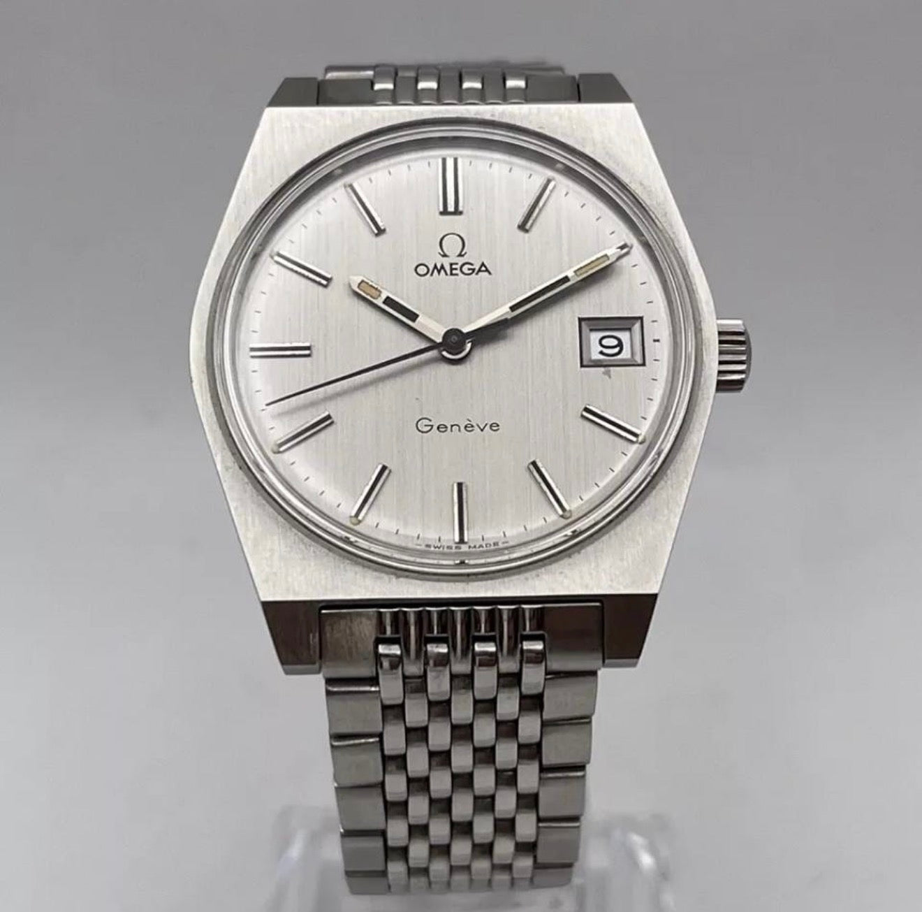 NOS Omega Geneve men’s steel wrist watch w box & papers (136.0049) UNWORN