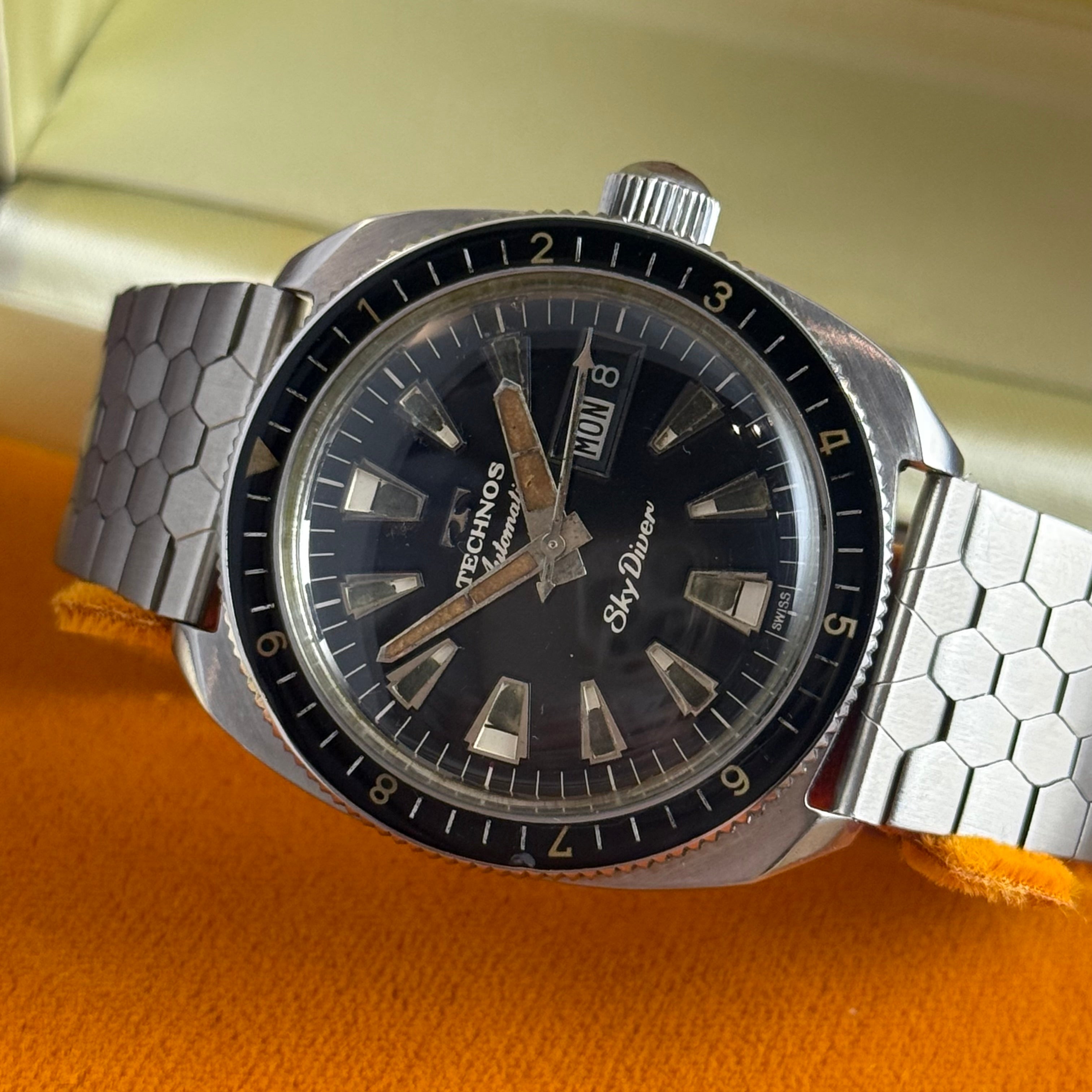 1960s Technos Sky diver automatic men’s divers watch 37mm