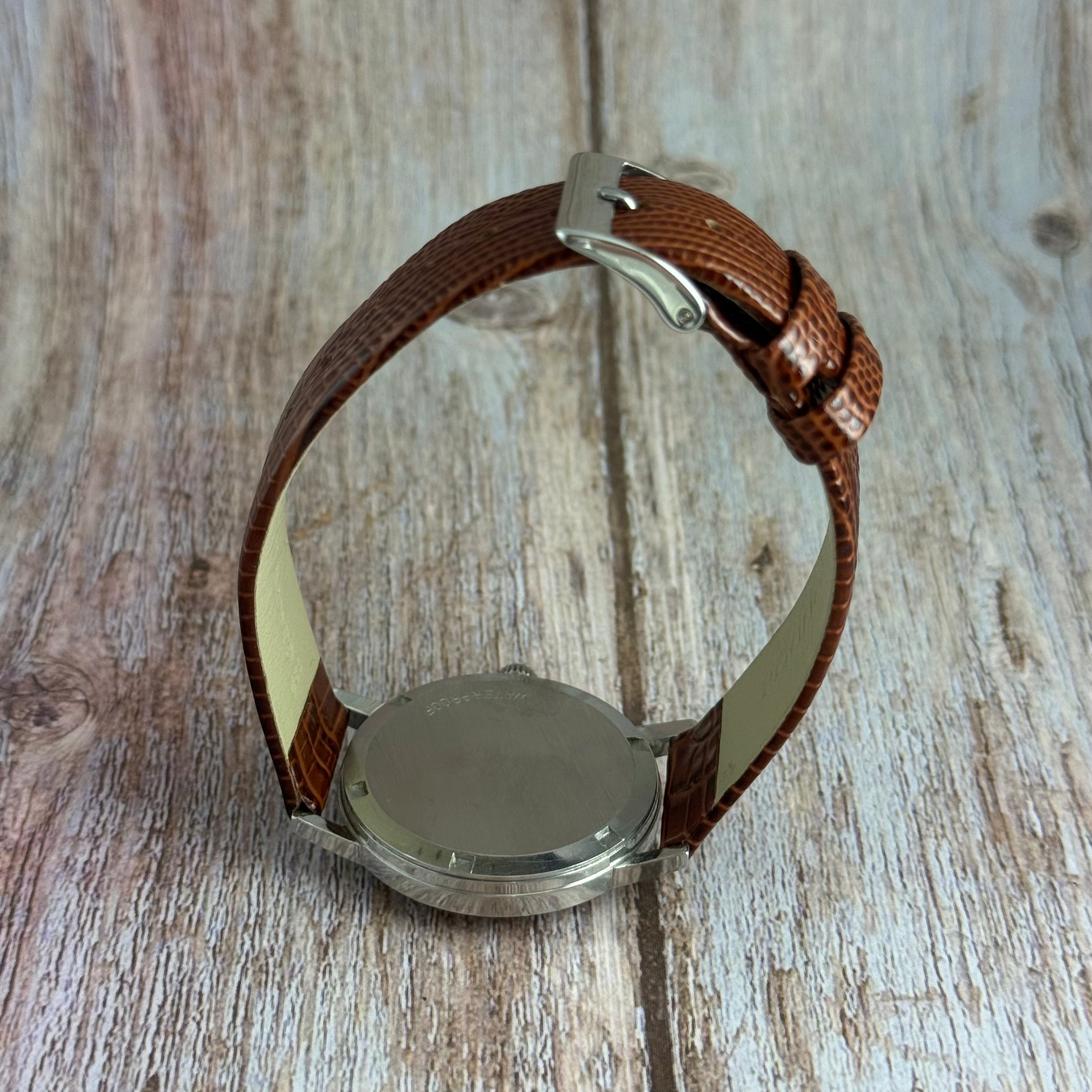 1970 Omega Genève men’s Manual wind wrist watch 35mm (135.070)