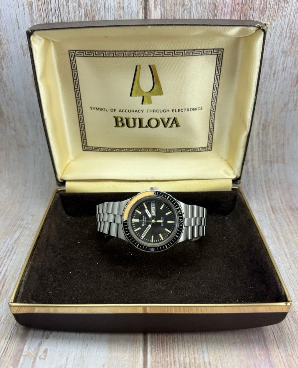 1974 Bulova Snorkel ‘devil Diver’ Men’s Dive Watch 666ft 38mm Boxed  Bakelite