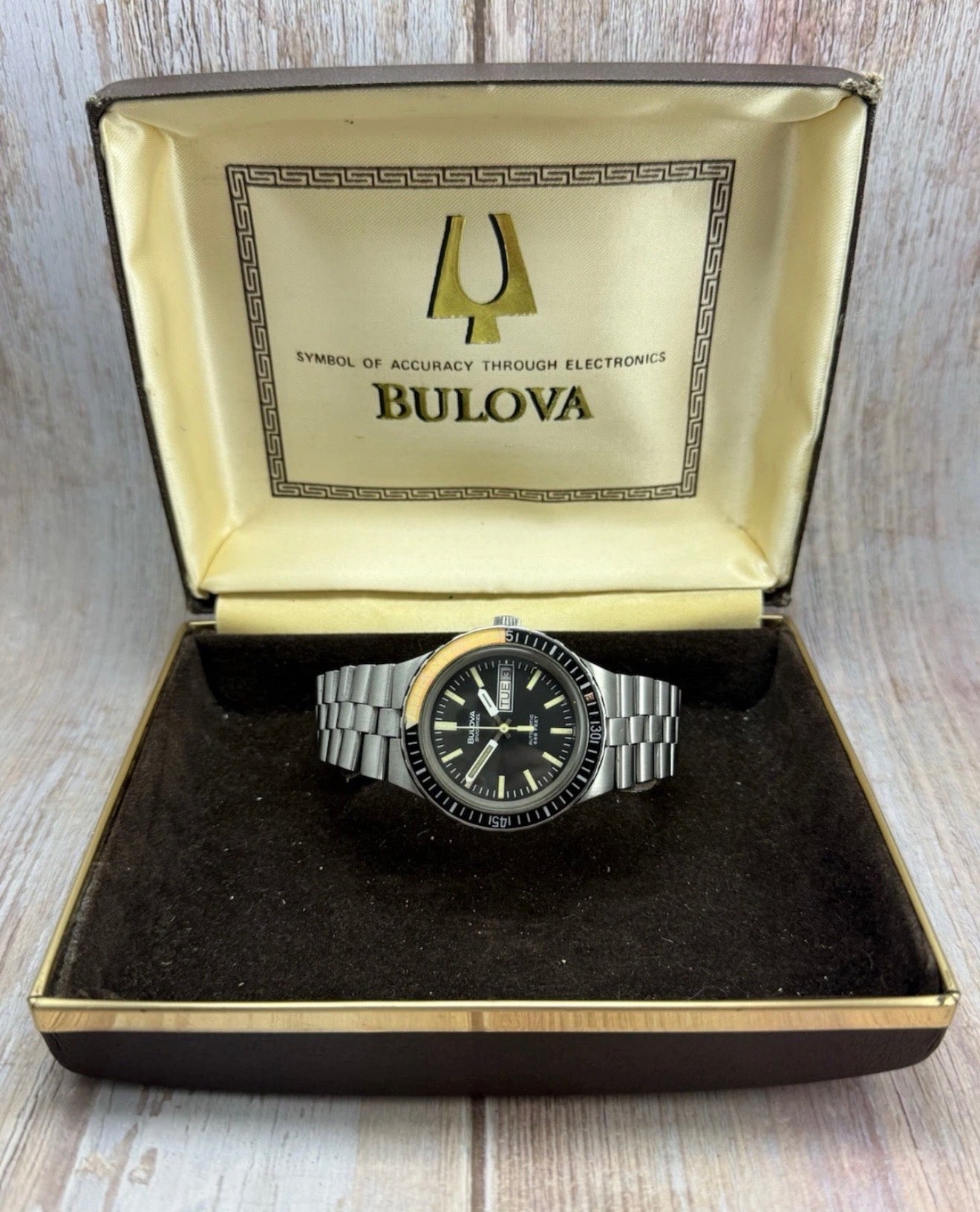 1974 Bulova Snorkel ‘devil Diver’ Men’s Dive Watch 666ft 38mm Boxed  Bakelite