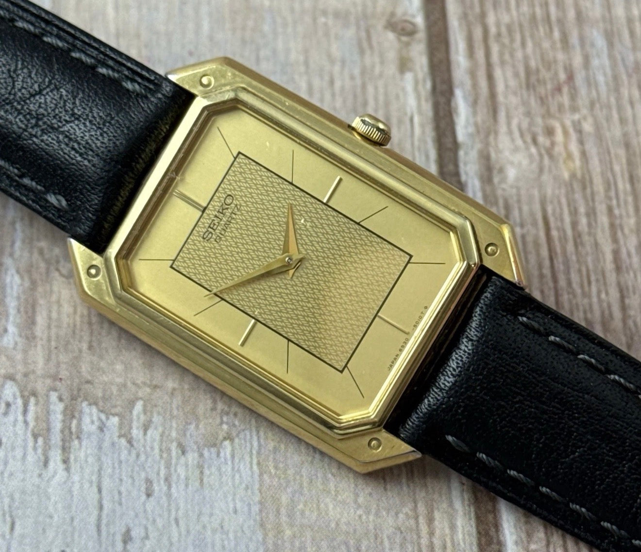 1982 SEIKO Men’s Elongated Tank Quartz Wrist Watch 6530-5000 Vintage