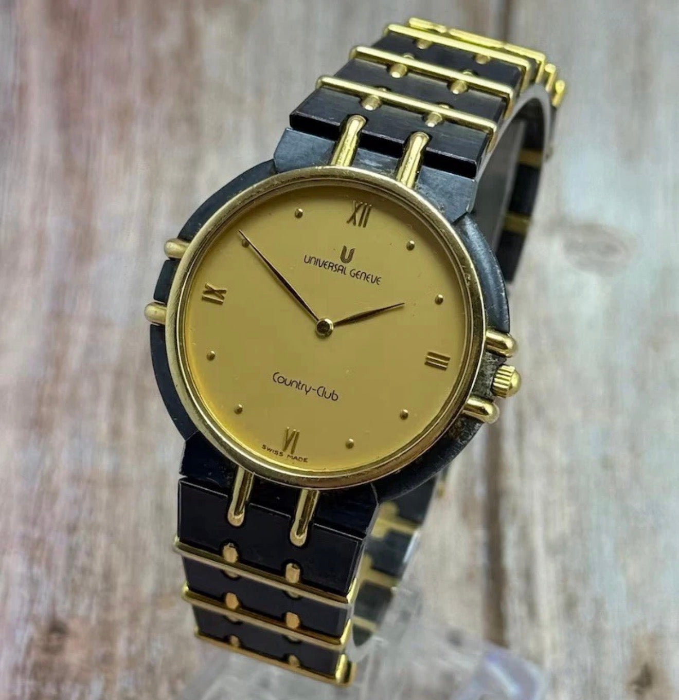 1980s Universal Geneve Country-club Men’s Integrated Bracelet Watch 33mm Quartz
