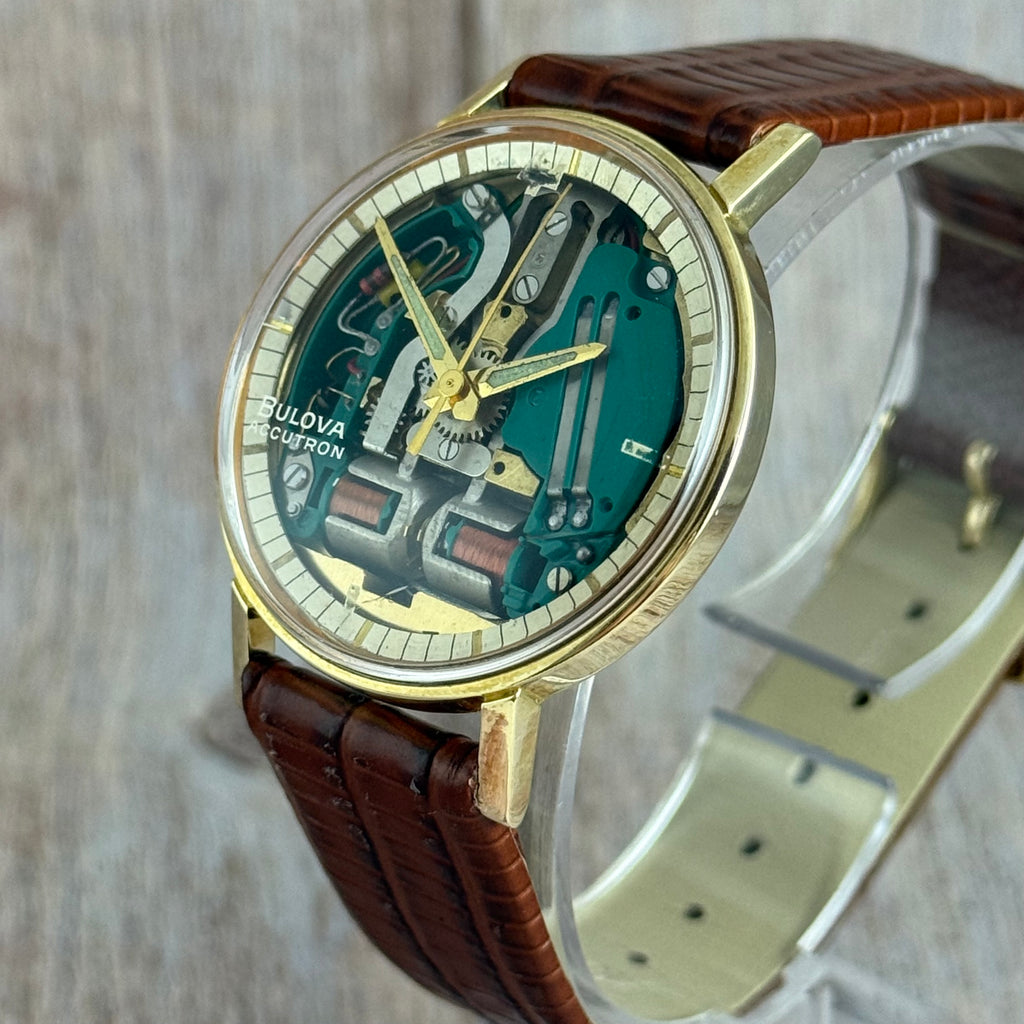 1964 Bulova Accutron spaceview men’s electronic tuning fork wrist watch
