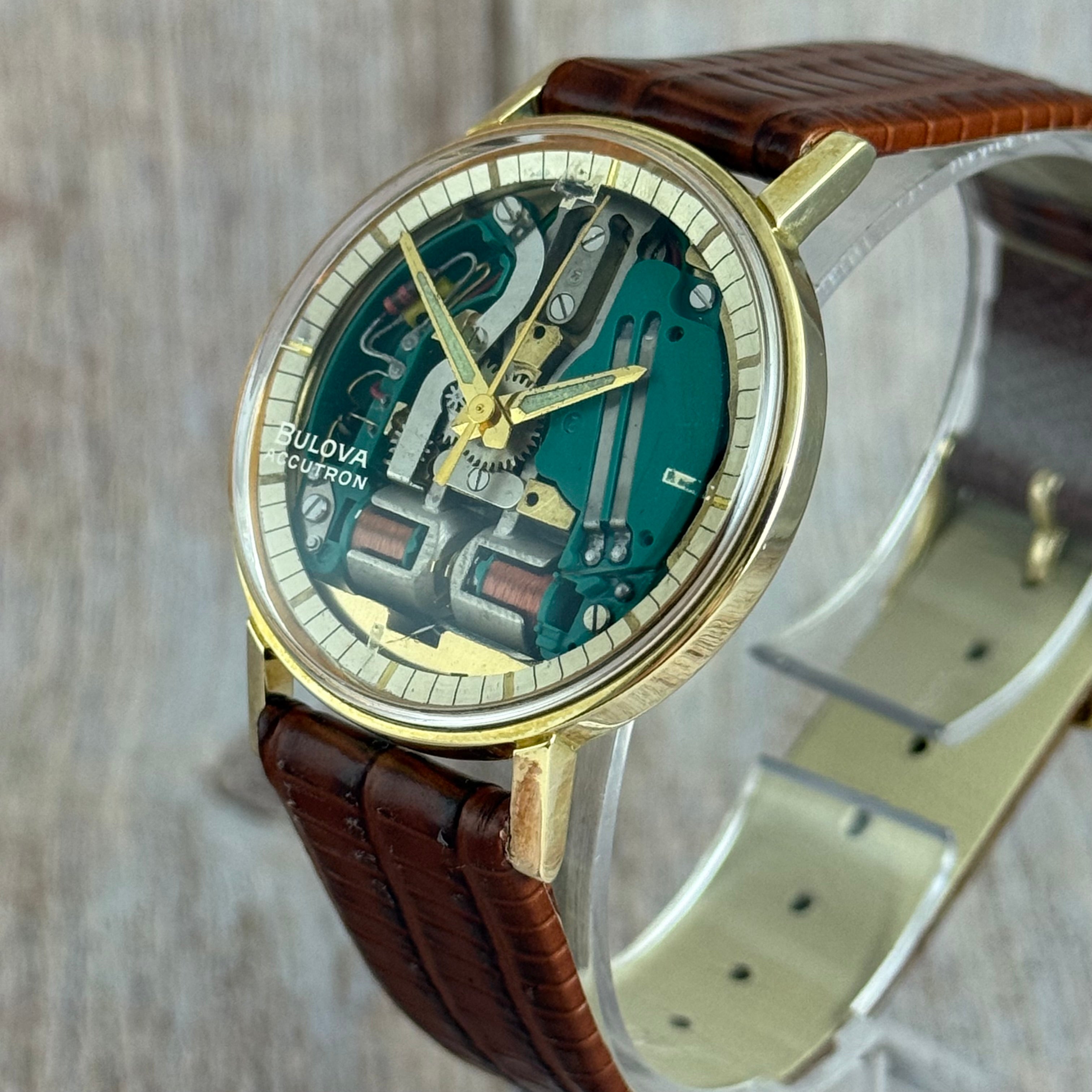 1964 Bulova Accutron spaceview men’s electronic tuning fork wrist watch