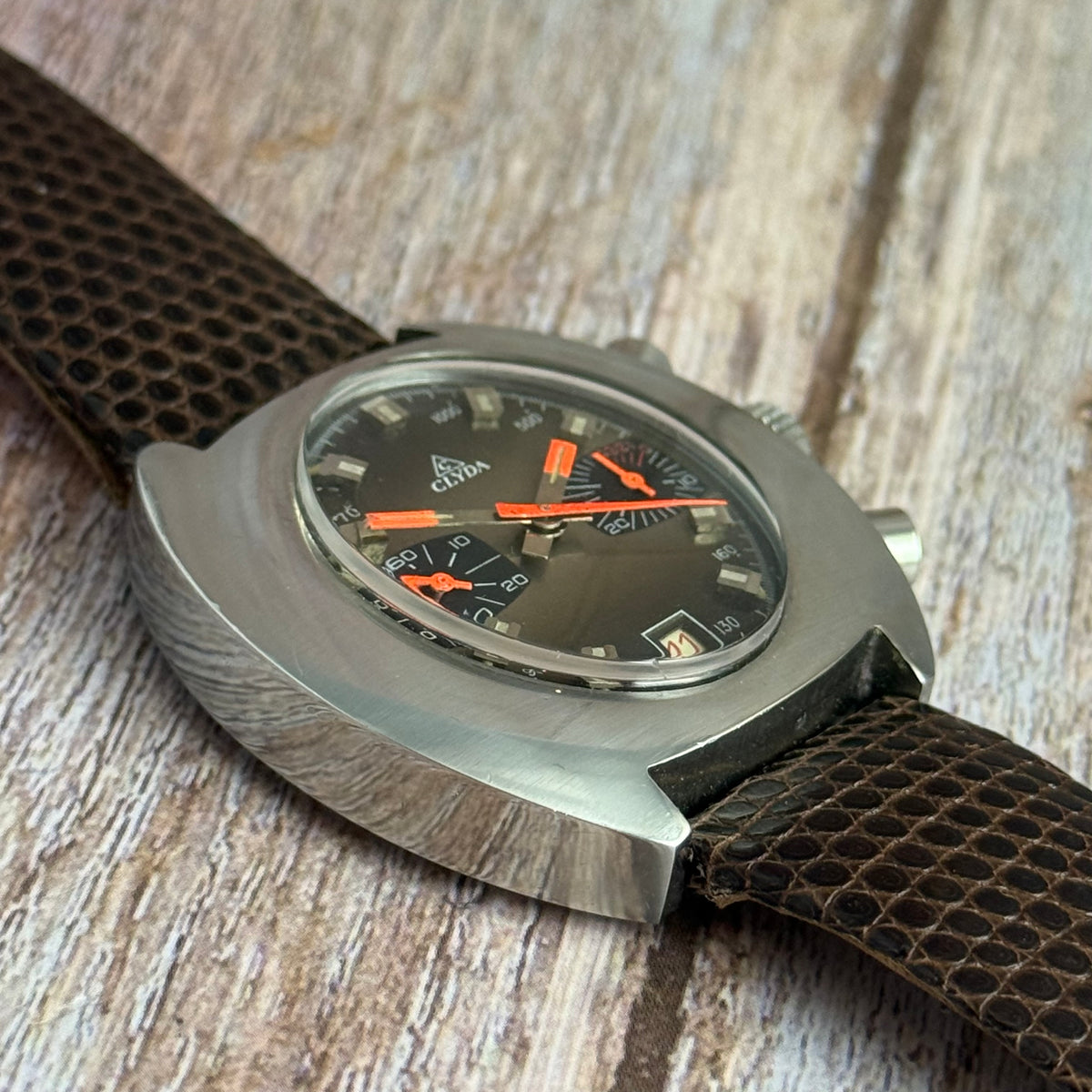 1970s Clyda men’s automatic UFO chronograph valjoux 7734 ‘roulette’ date wheel